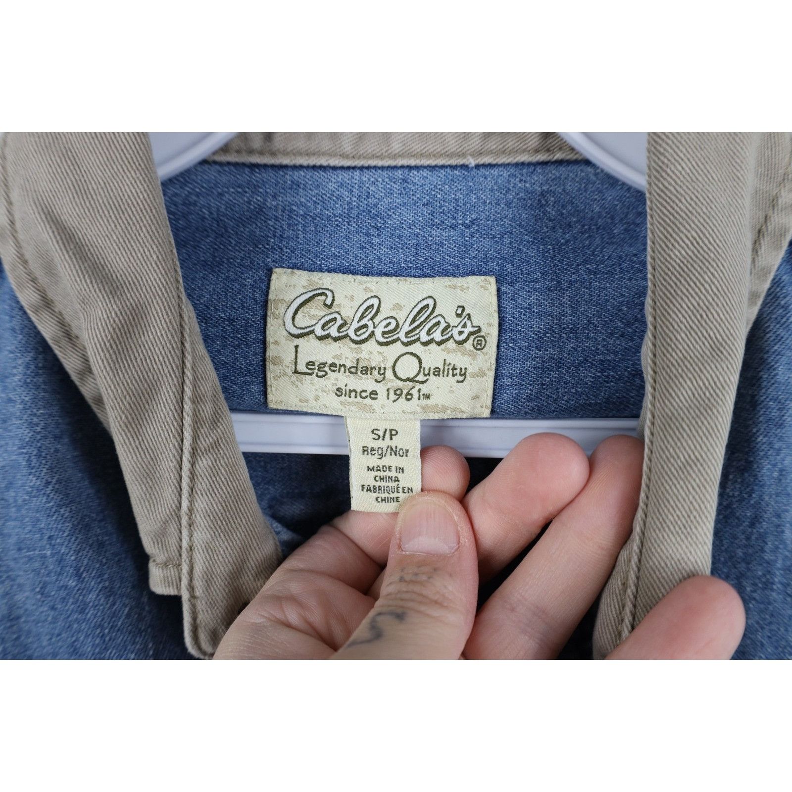 Cabelas Vintage 90s Cabelas Elbow Patch Denim Jean Button Down Shirt Size US S / EU 44-46 / 1 - 11 Thumbnail