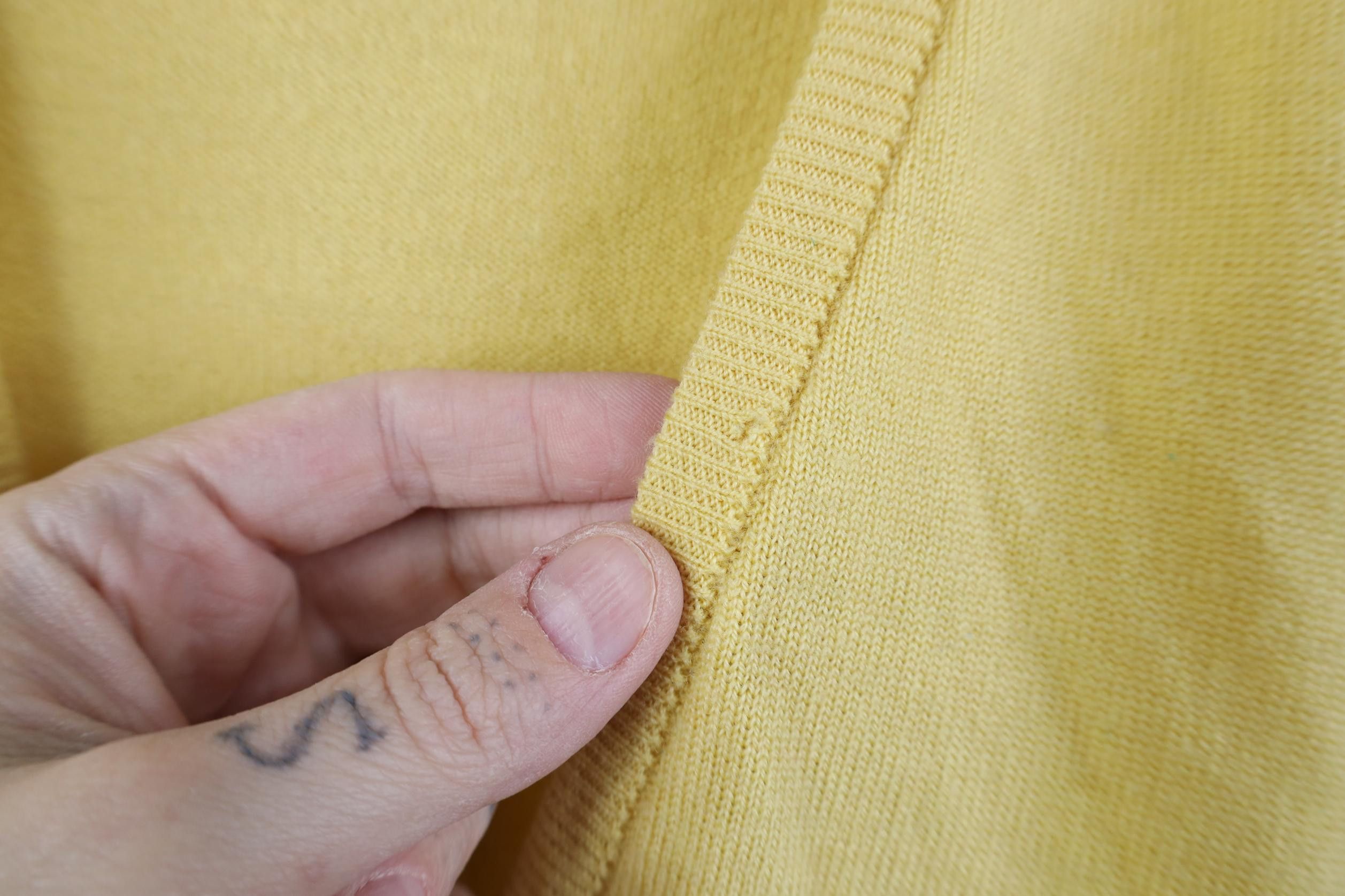 Vintage Vintage 70s Streetwear Lambswool Knit V-Neck Sweater Yellow Size US XL / EU 56 / 4 - 4 Thumbnail