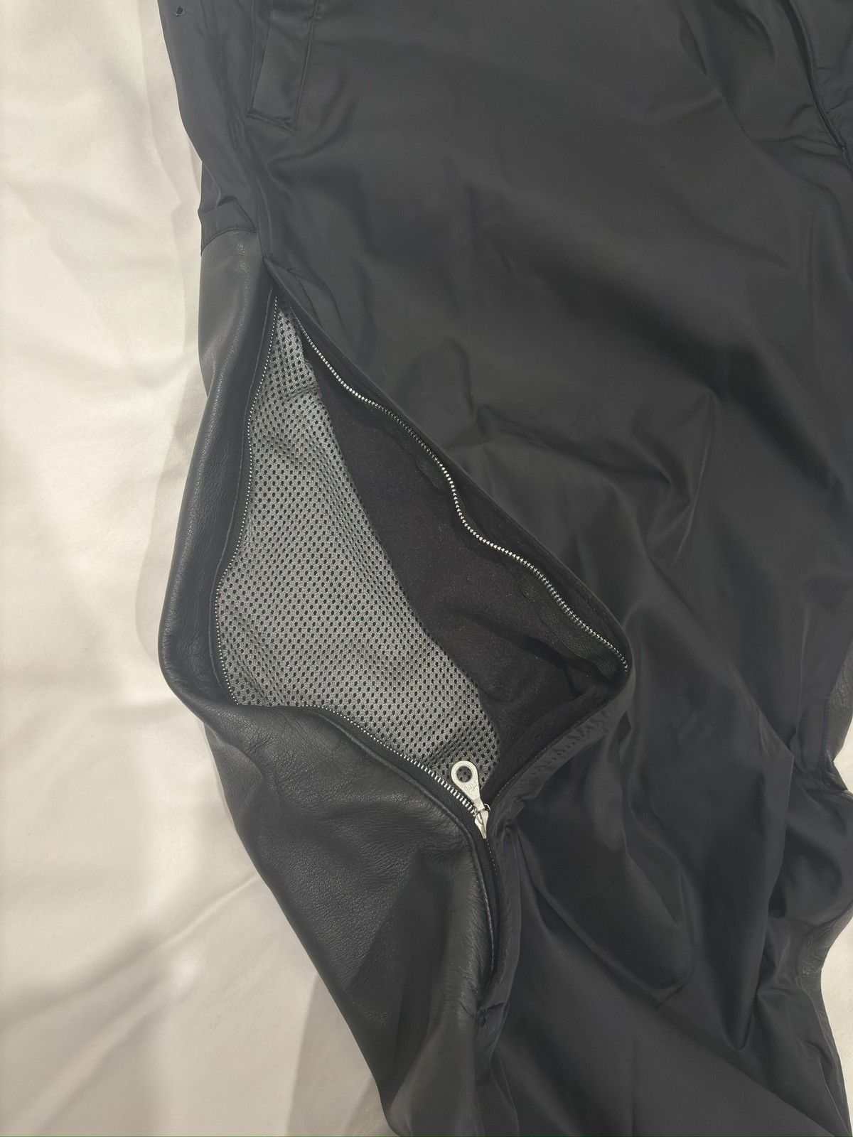 Mastermind Japan Mastermind Japan x Nemu Nylon Leather Panel Zip Pants Size US 32 / EU 48 - 8 Thumbnail