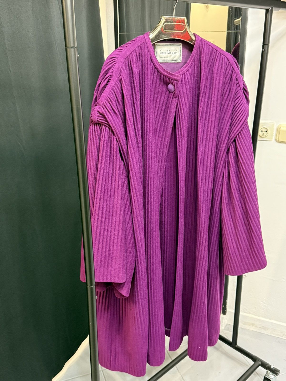 Versace Gianni Versace 1989 wool and Cashmere pleated cape Size ONE SIZE - 12 Thumbnail