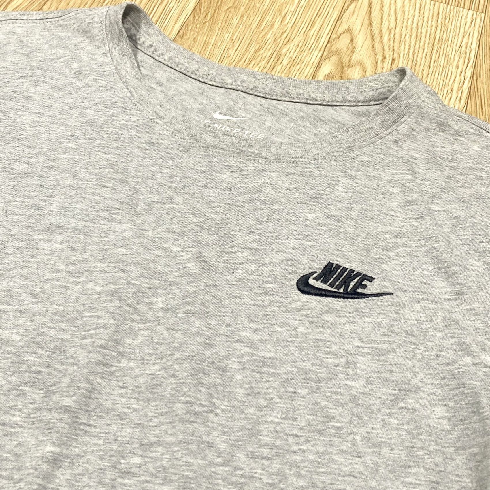 Nike Nike Shirt Size Small Sportswear Club Tee Mens In Grey Used Crew Neck Top Size US S / EU 44-46 / 1 - 5 Thumbnail