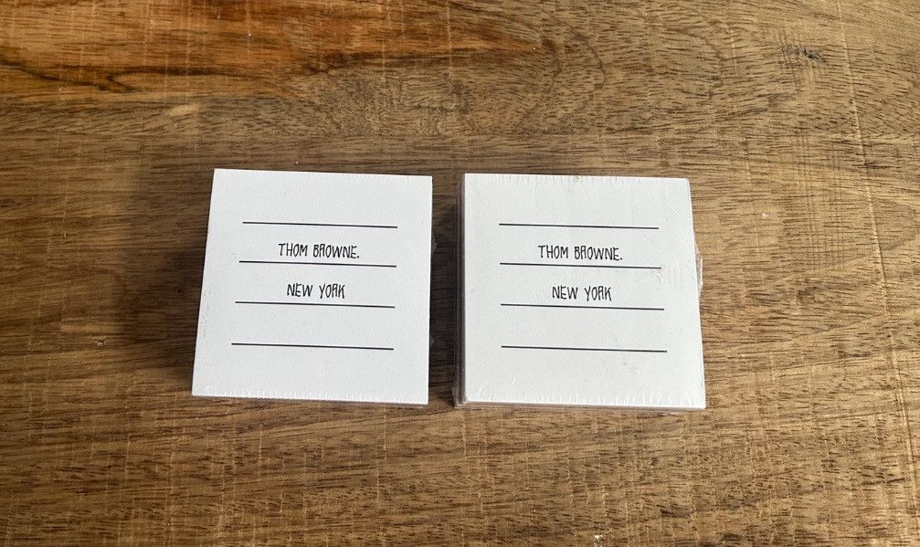 Thom Browne Thom browne NY white logo post it notes luxury new york Size ONE SIZE - 1 Thumbnail