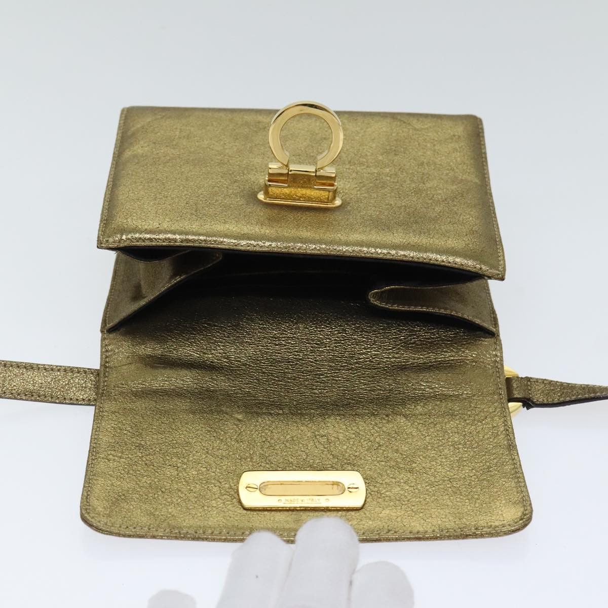 Salvatore Ferragamo Salvatore Ferragamo Gancini Shoulder Bag Leather Gold Size ONE SIZE - 15 Thumbnail