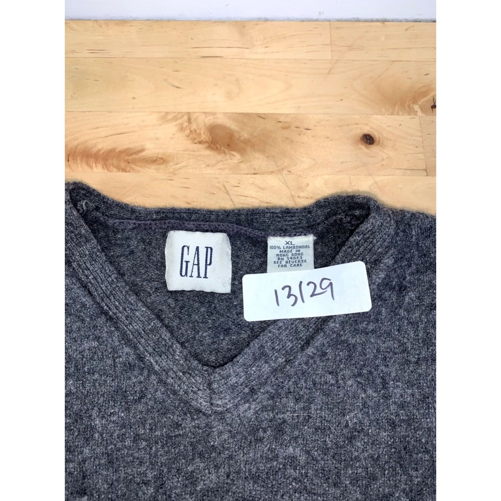 Gap VINTAGE GAP LAMBSWOOL V NECK SWEATER Men XL Gray Pullover 13129 Size US L / EU 52-54 / 3 - 2 Thumbnail