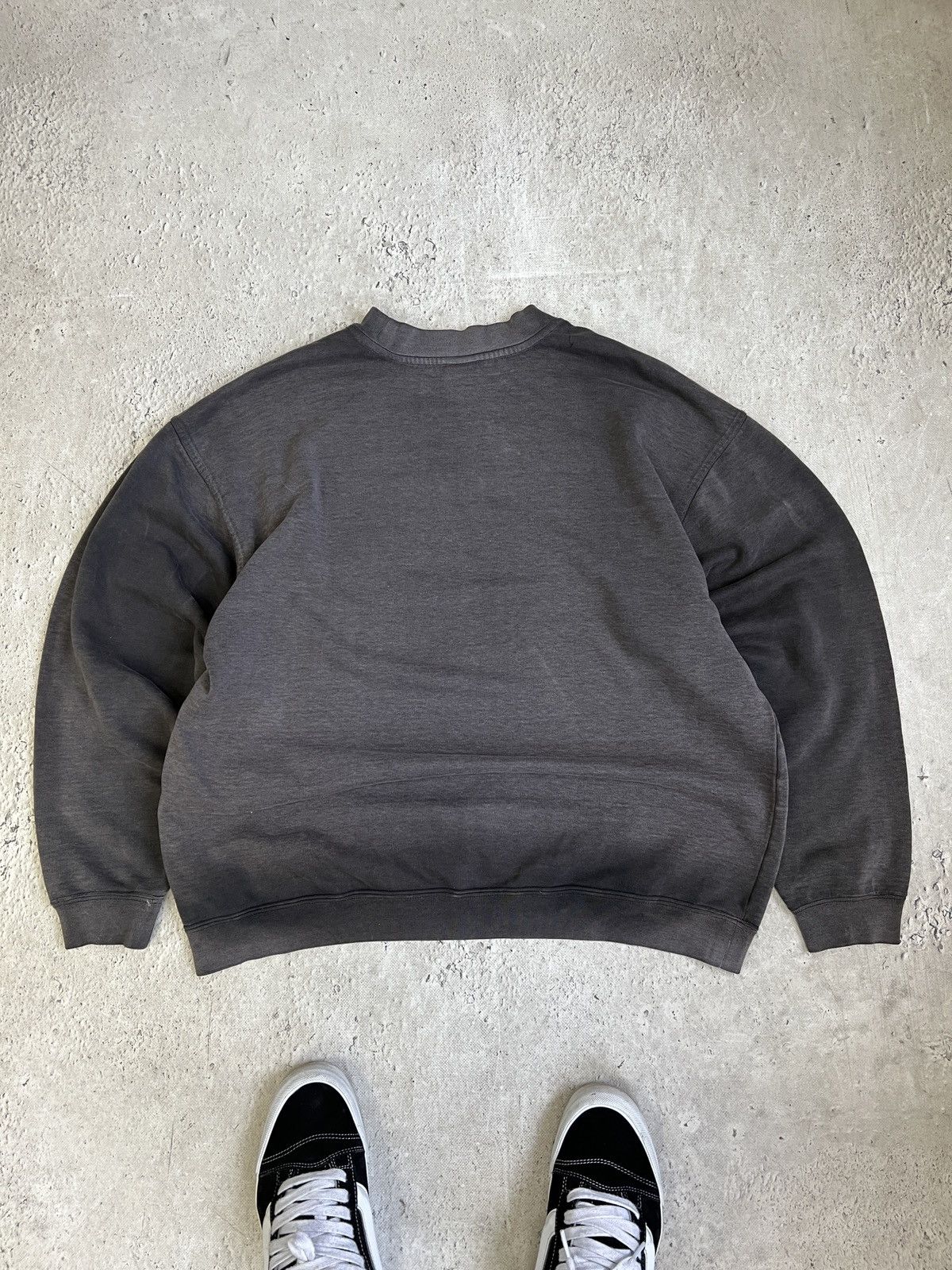 Oakley Oakley rare 2000s sun faded y2k crewneck sweatshirt Size US XL / EU 56 / 4 - 9 Thumbnail