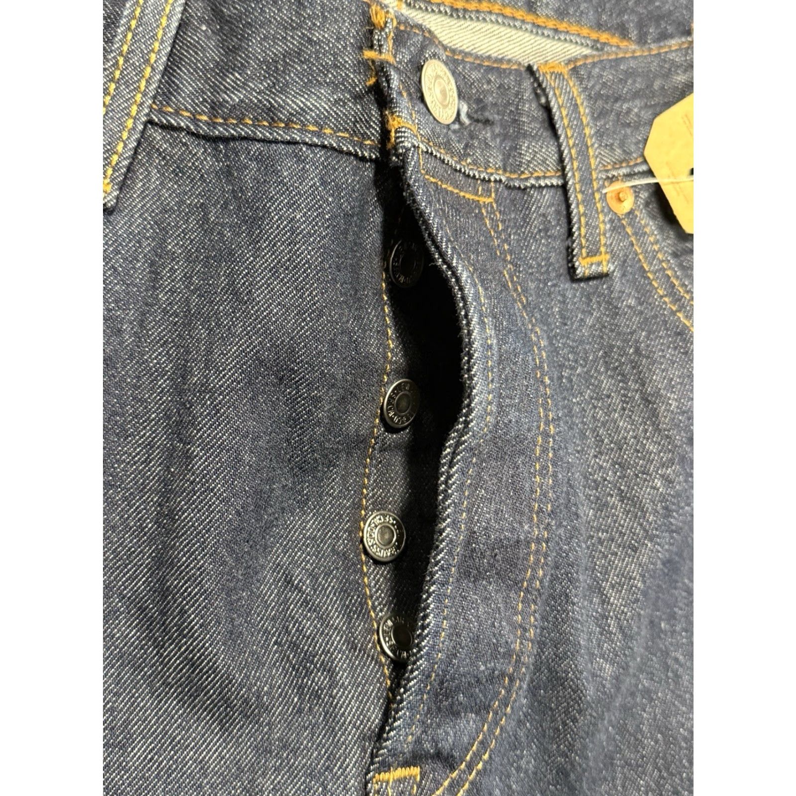 Levi's VINTAGE Levi's 501XX Jeans Straight Leg Button Fly Blue Denim 34x31 90s Mens Size US 34 / EU 50 - 4 Thumbnail
