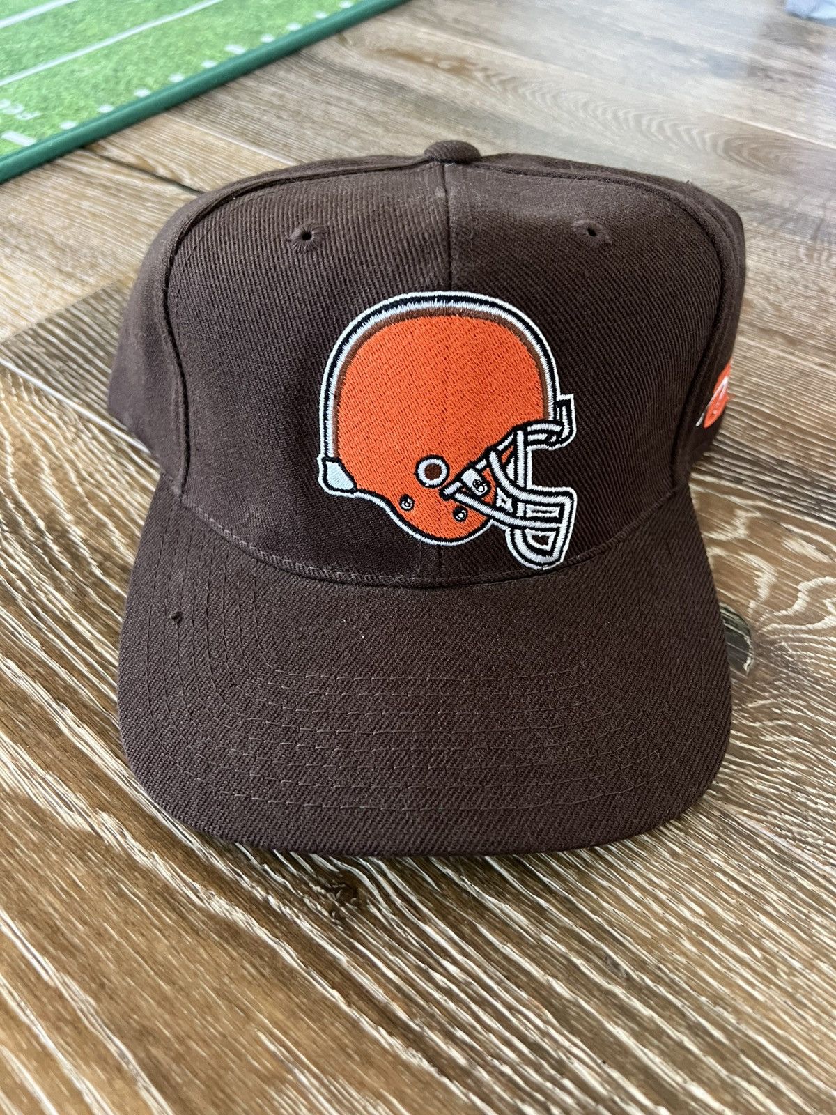 NFL Cleveland Browns Sports Specialties Pro Helmet Snapback Hat Size ONE SIZE - 1 Thumbnail