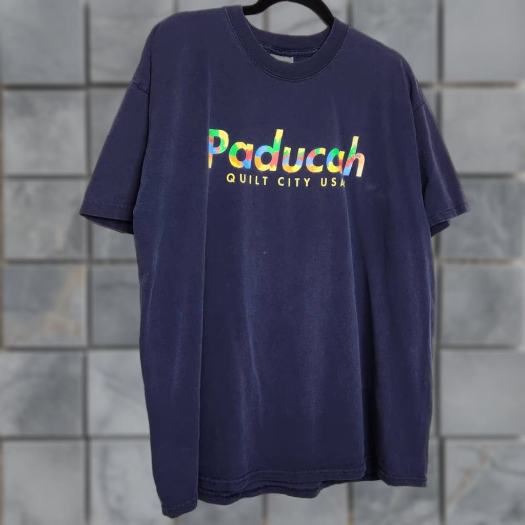 Vintage VINTAGE Paducah Quilt City USA Gildan XL Art Blue Shirt VTG Y2K Destination Unisex Adults XL Blue Shirt 90s Size US XL / EU 56 / 4 - 1 Thumbnail