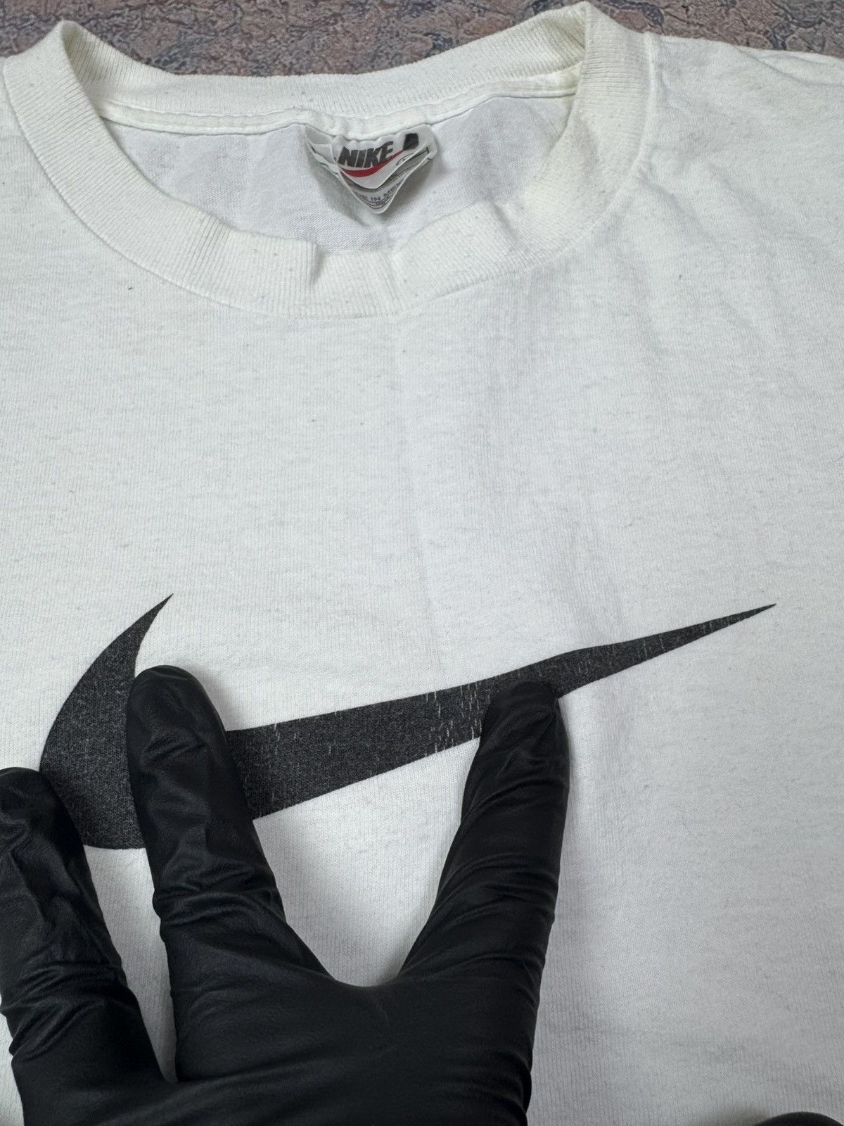 Nike Vintage 90s Nike t shirt big logo Swoosh y2k RARE Size US L / EU 52-54 / 3 - 7 Thumbnail