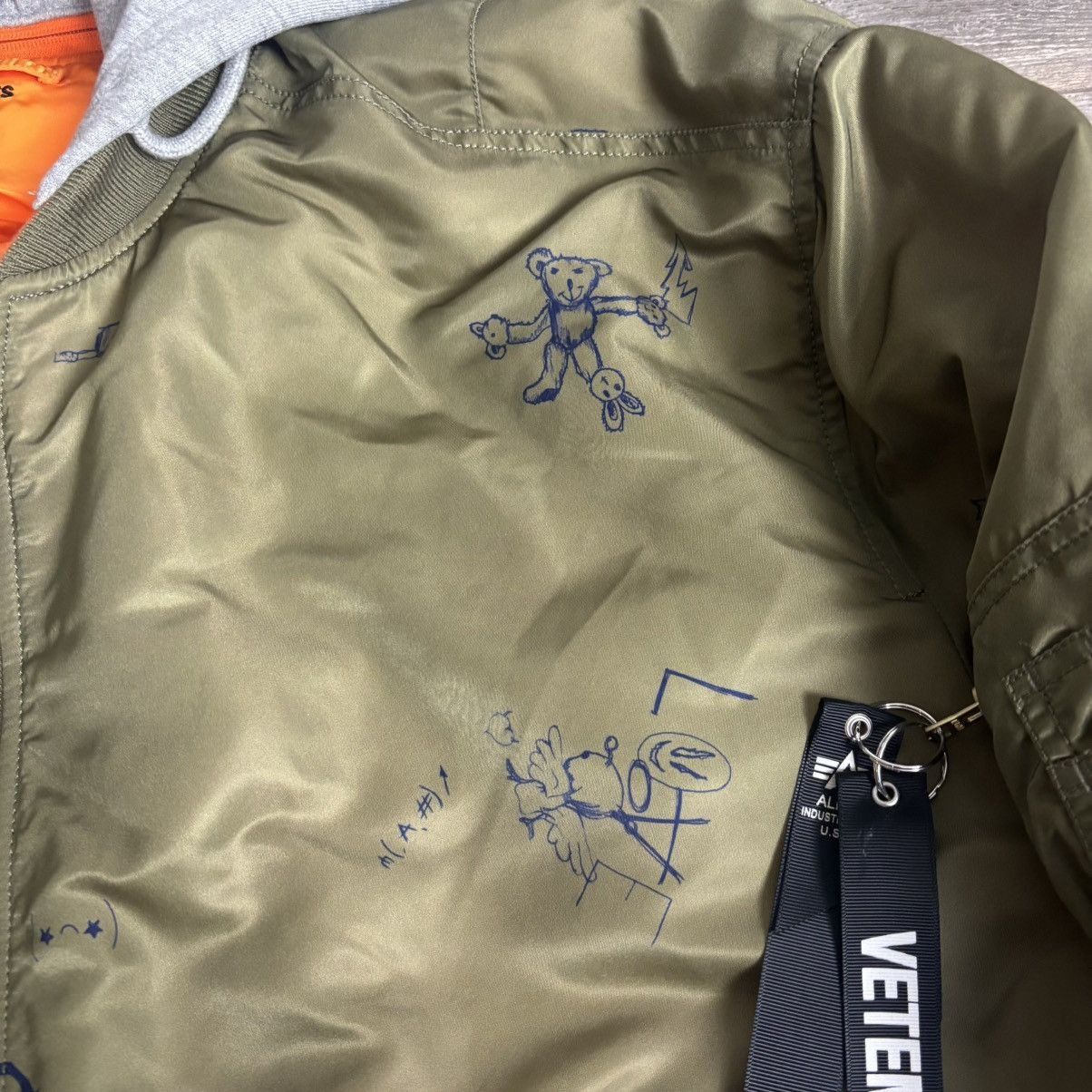 Vetements Vetements x alpha industries bomber jacket scribbles Size US XS / EU 42 / 0 - 3 Thumbnail