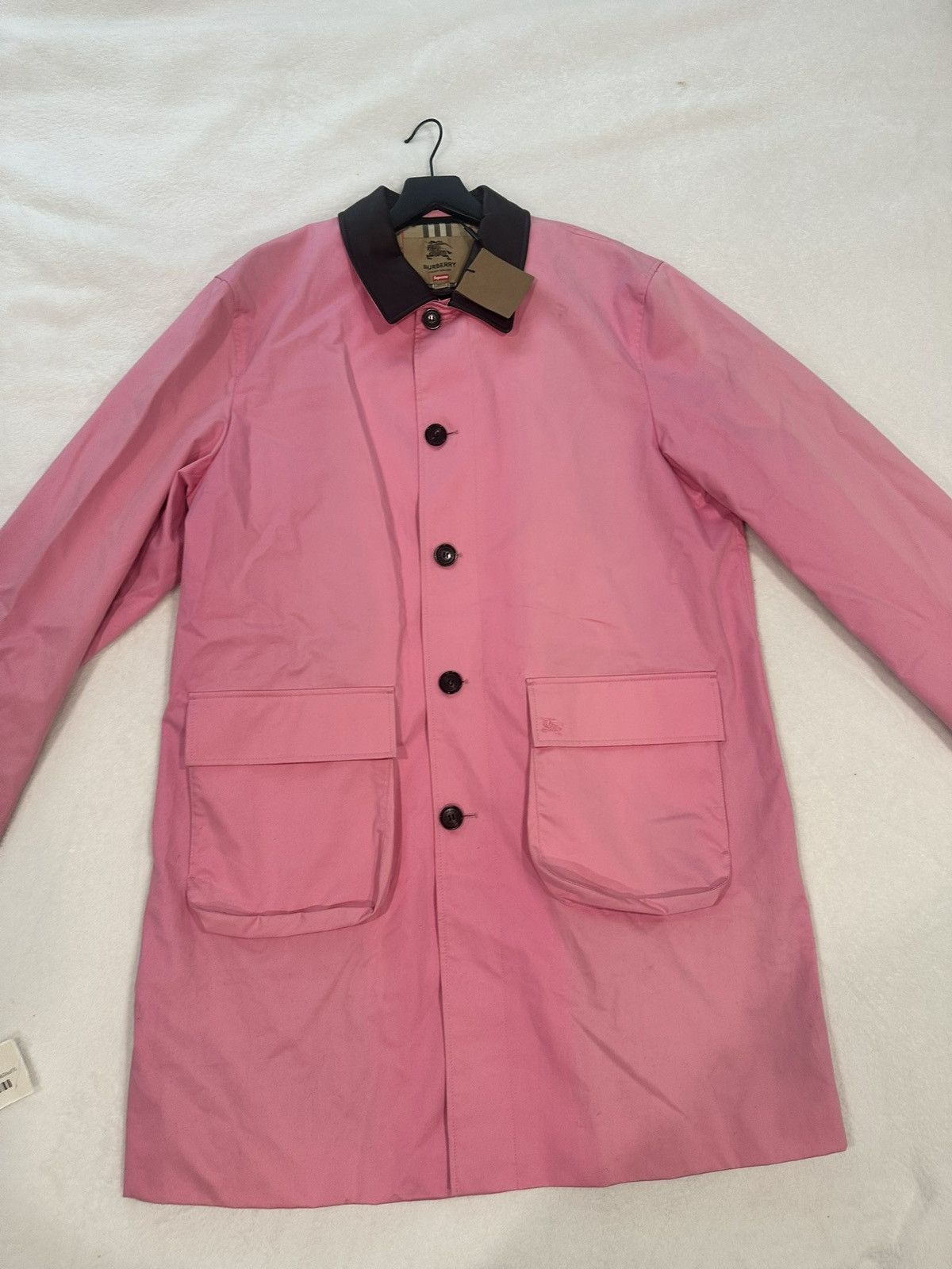 Burberry × Supreme Supreme X Burberry, pink trenchcoat size XL brand new Size US XL / EU 56 / 4 - 4 Thumbnail