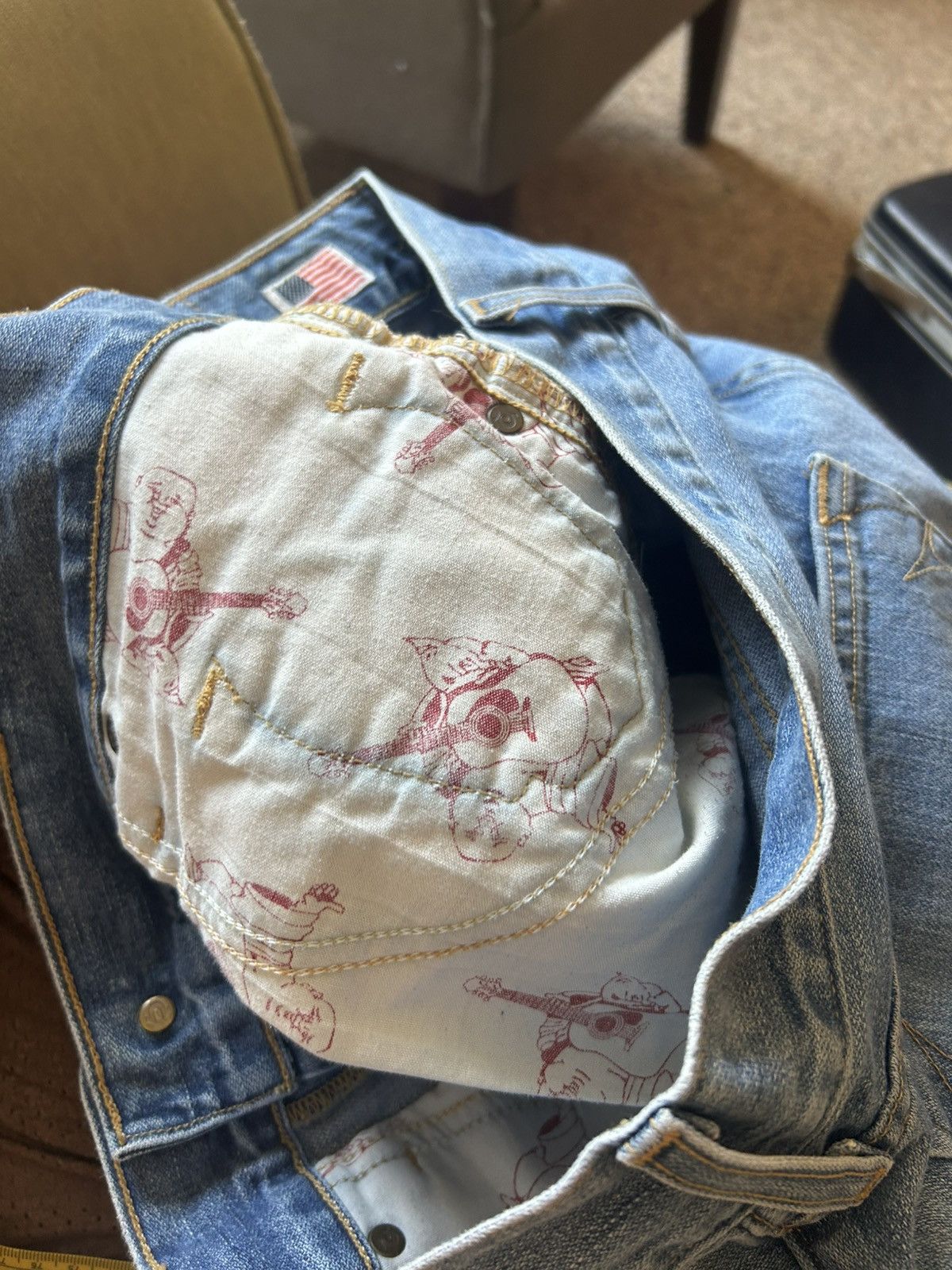 True Religion True Religion leather patch small stitching logo denim Size US 34 / EU 50 - 8 Thumbnail
