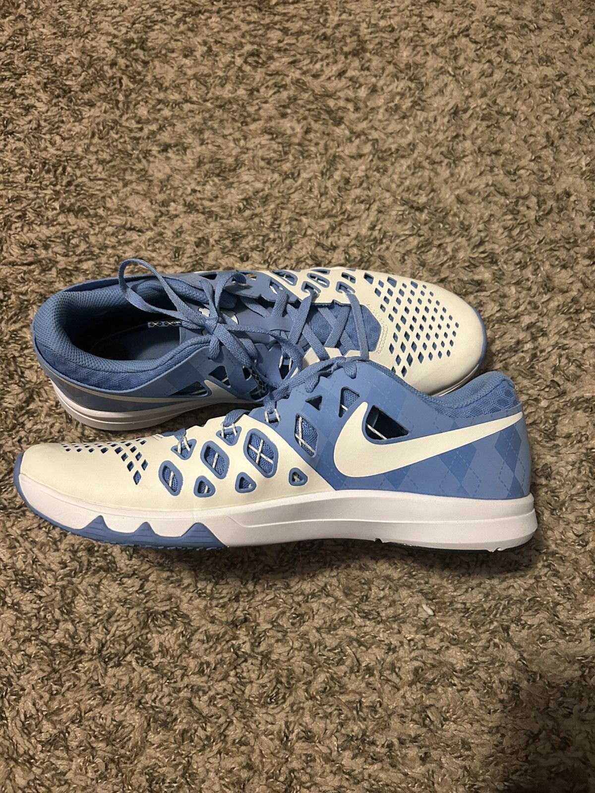 Nike Nike Men’s UNC Tar Heels Athletic Shoes Size US 10 / EU 43 - 1 Thumbnail