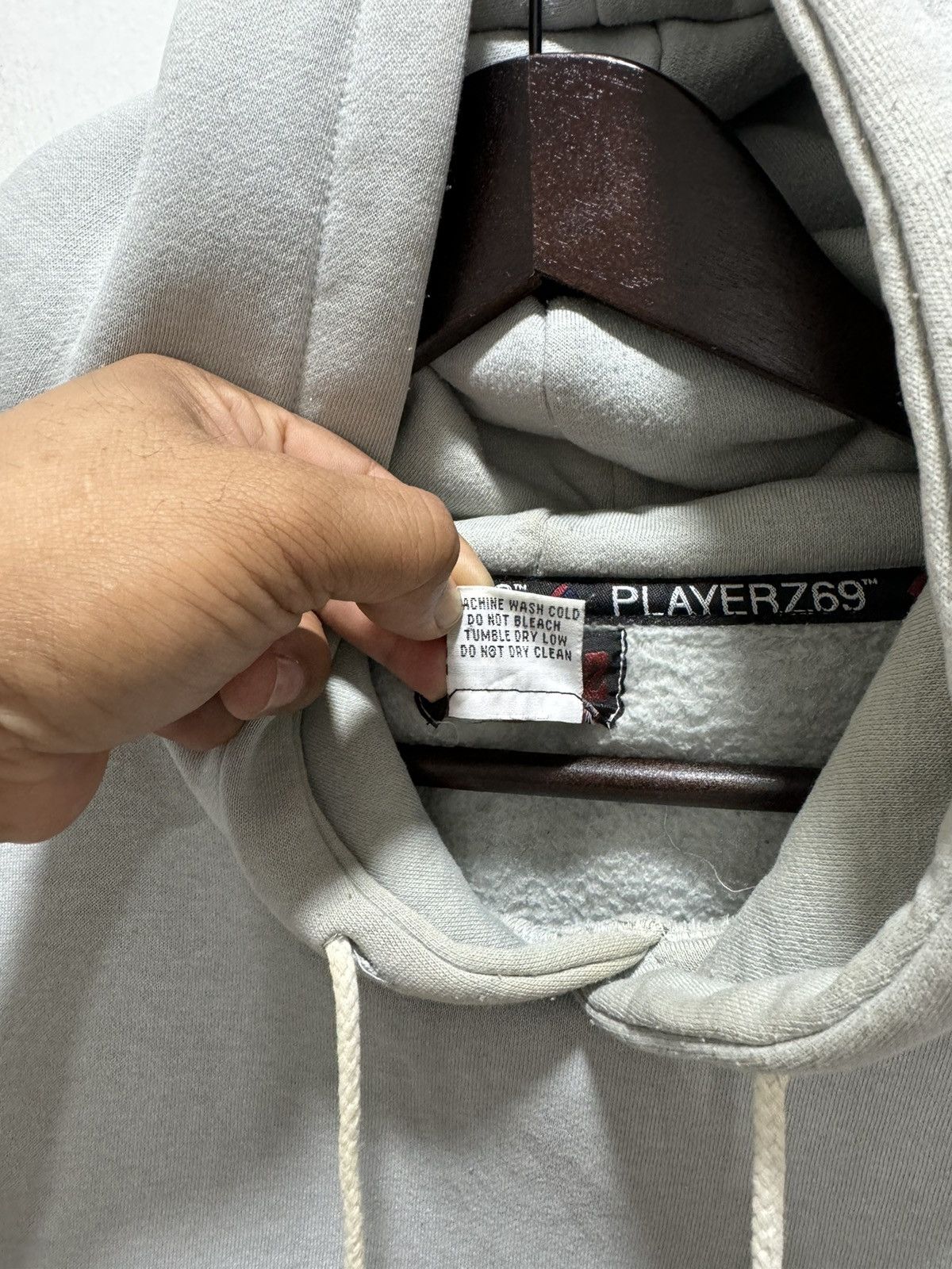 Japanese Brand VINTAGE SKATEBOARD STYLE PLAYER 69 EMBROIDERED LOGO HOODIE Size US XL / EU 56 / 4 - 16 Thumbnail