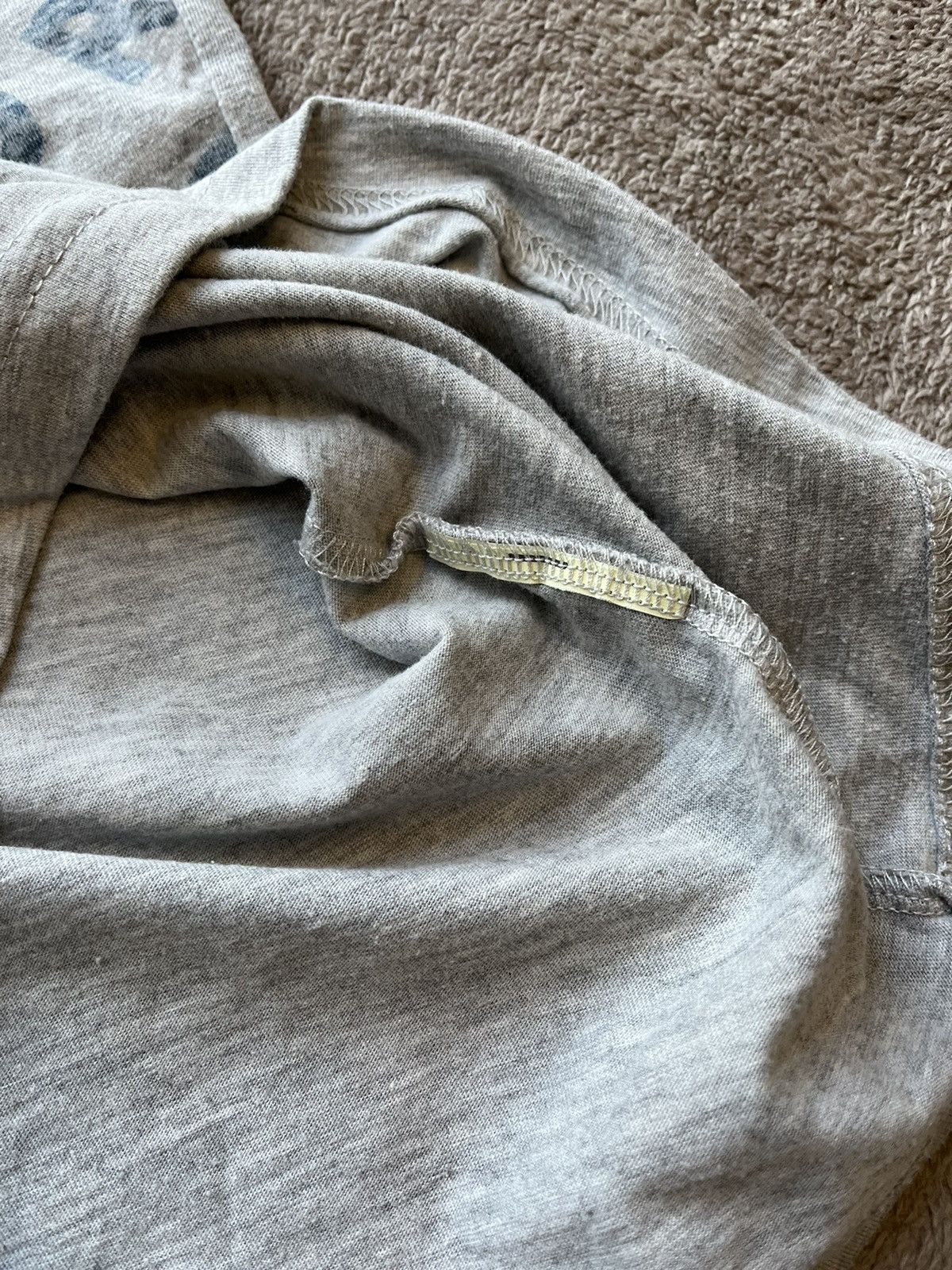 Diesel × Vintage Vintage diesel t-shirt with corduroy logo Size US S / EU 44-46 / 1 - 5 Thumbnail