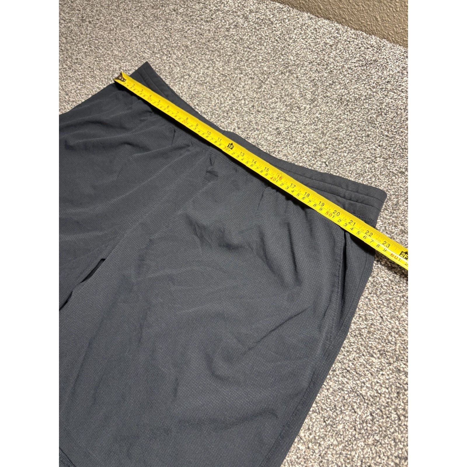 Under Armour Under Armour Shorts Mens 3XL Black Athletic Zip Pocket Logo Grid Ripstop Size US 39 - 4 Thumbnail