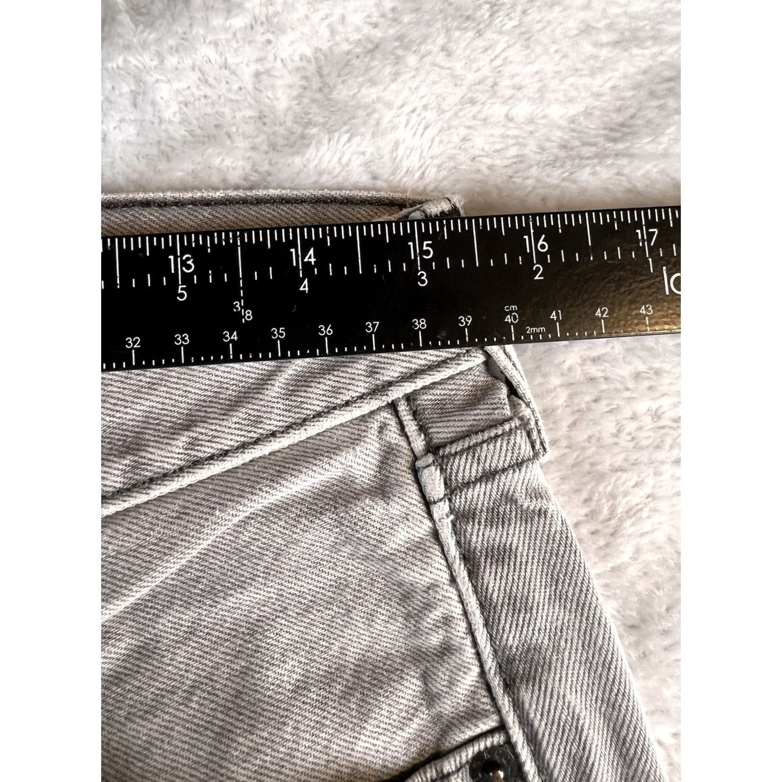Levi's VINTAGE Levi's 501 Jeans Mens 32x32 Gray Denim Button Fly Straight Leg Distressed Cowboy 90s USA Mens LEVI'S 501 Jeans Regular 32x32 Gray Denim Size US 32 / EU 48 - 6 Thumbnail