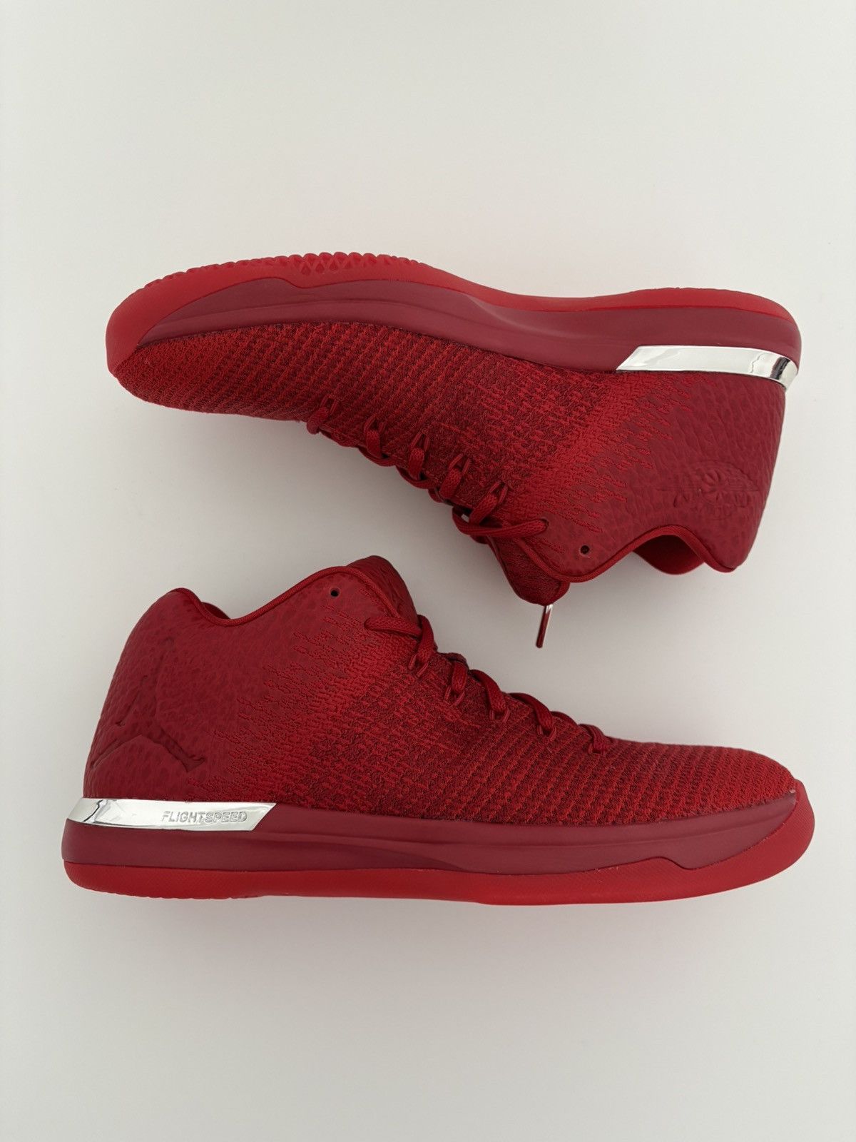 Jordan Brand Jordan 31 Low Chicago (Away) Size US 9.5 / EU 42-43 - 3 Thumbnail