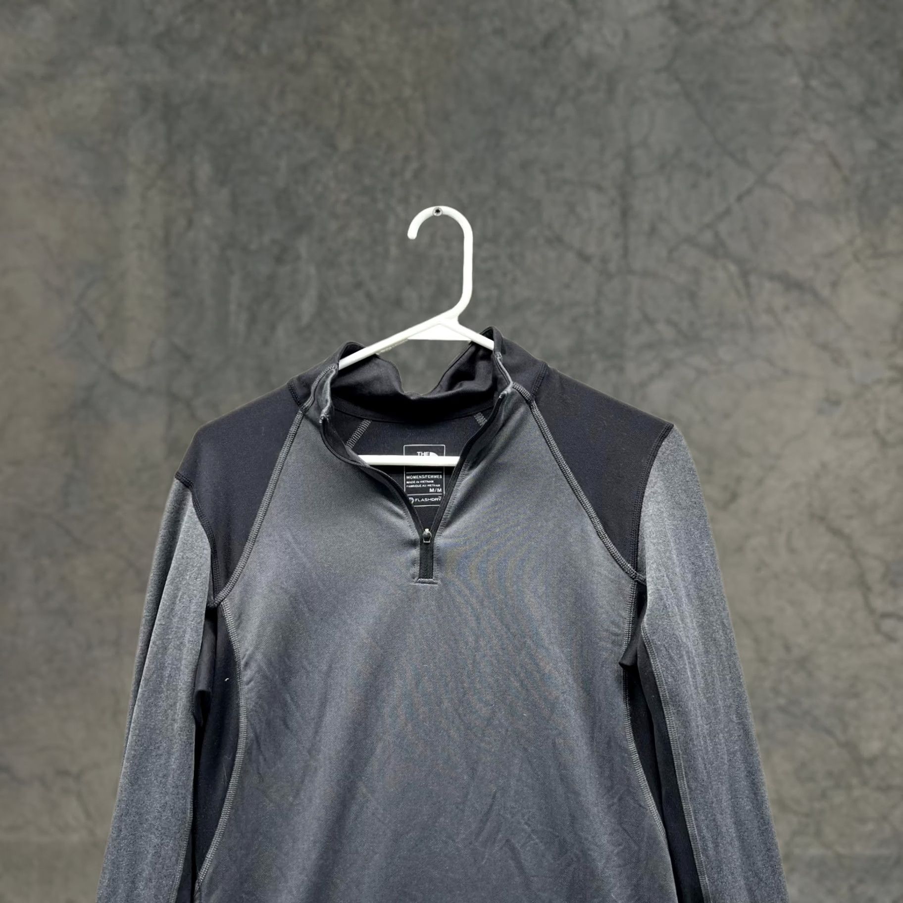The North Face The North Face Sweater Women M Gray Black Flash Dry Knit Pullover Logo All Seasons Regular Knit Sweatshirt Size M / US 6-8 / IT 42-44 - 1 Thumbnail