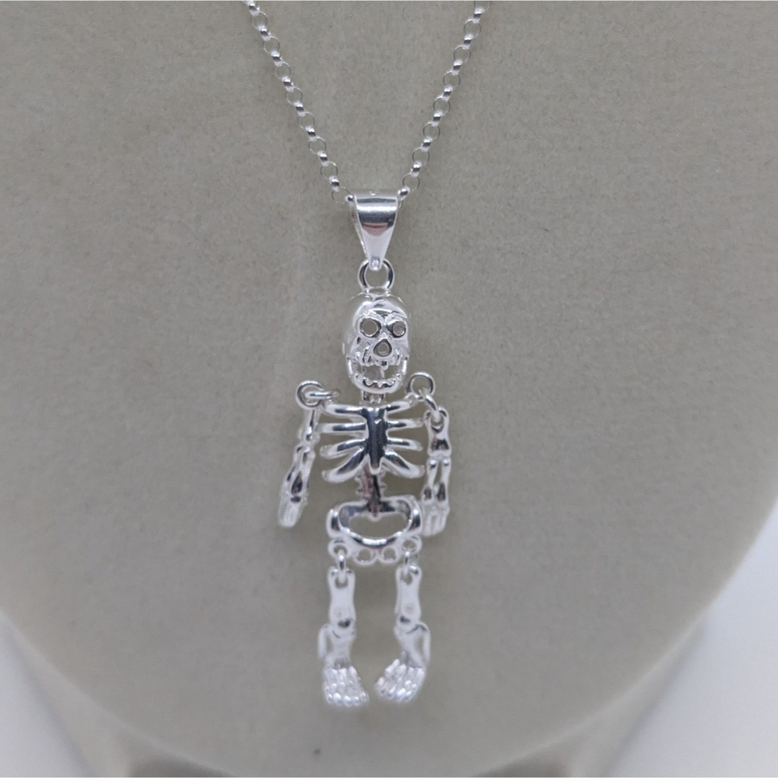 The Unbranded Brand 925 Sterling silver moving Skeleton and Sterling cable Chain Size ONE SIZE - 1 Thumbnail