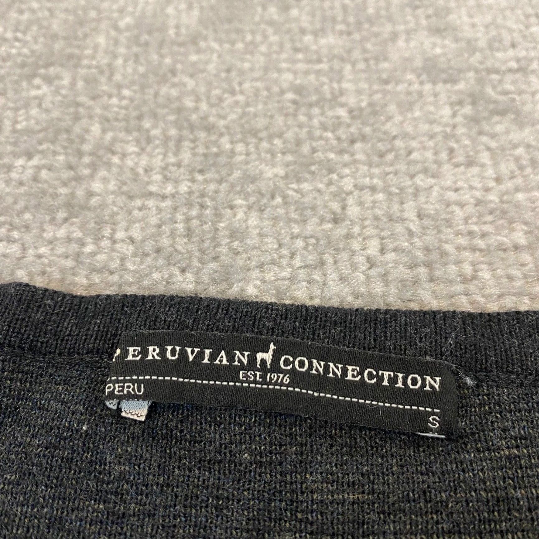 Vintage PERUVIAN CONNECTION Shirt Womens Small Charcoal Gray Aztec Pima Size S / US 4 / IT 40 - 2 Thumbnail