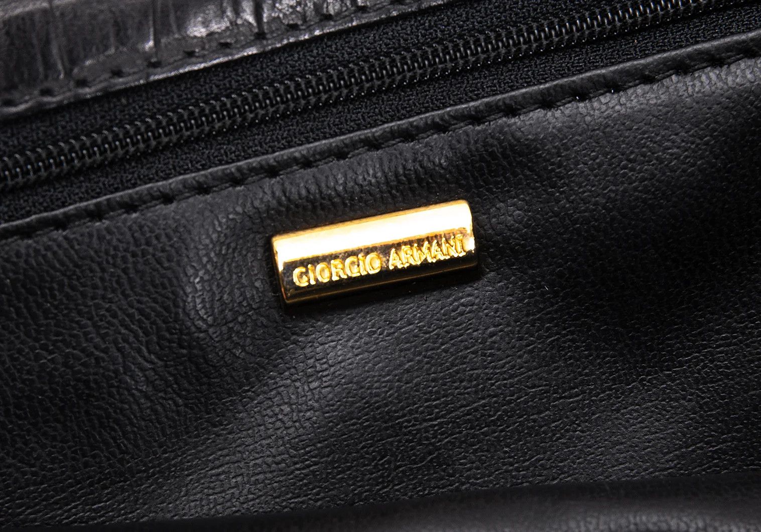 Armani Crocodile Embossed Leather Clutch Bag in Black Size ONE SIZE - 10 Thumbnail