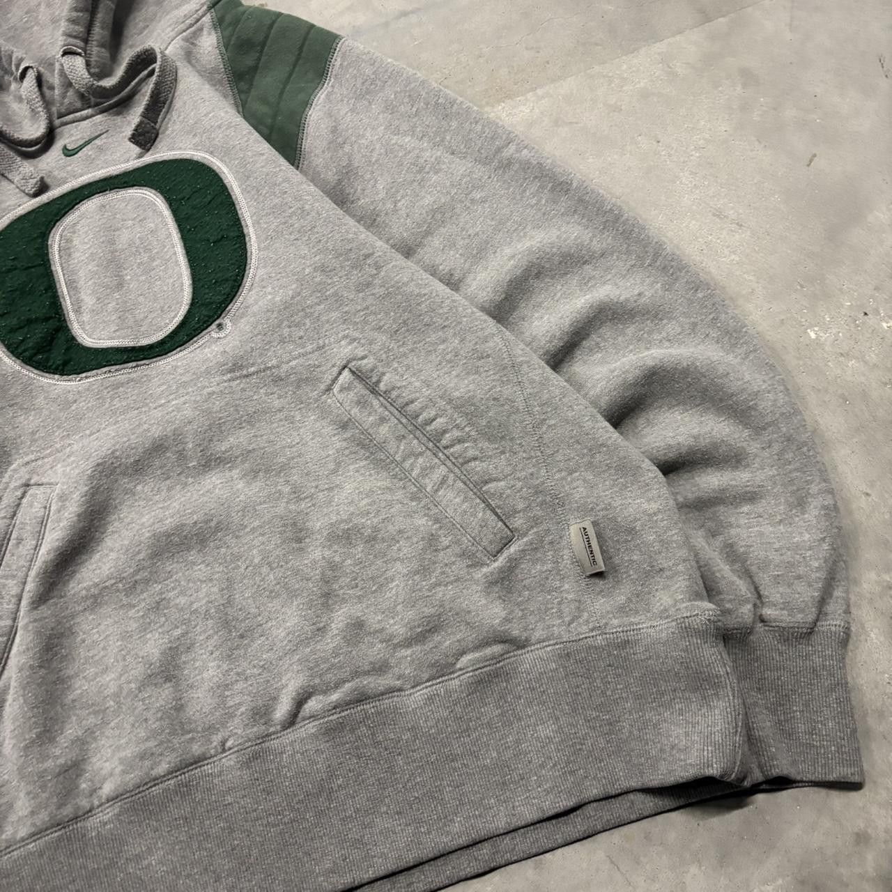 Nike × Vintage Crazy Vintage Y2K/2000s Grey University Of Oregon Nike Center Swoosh College Hoodie! Size US S / EU 44-46 / 1 - 4 Thumbnail