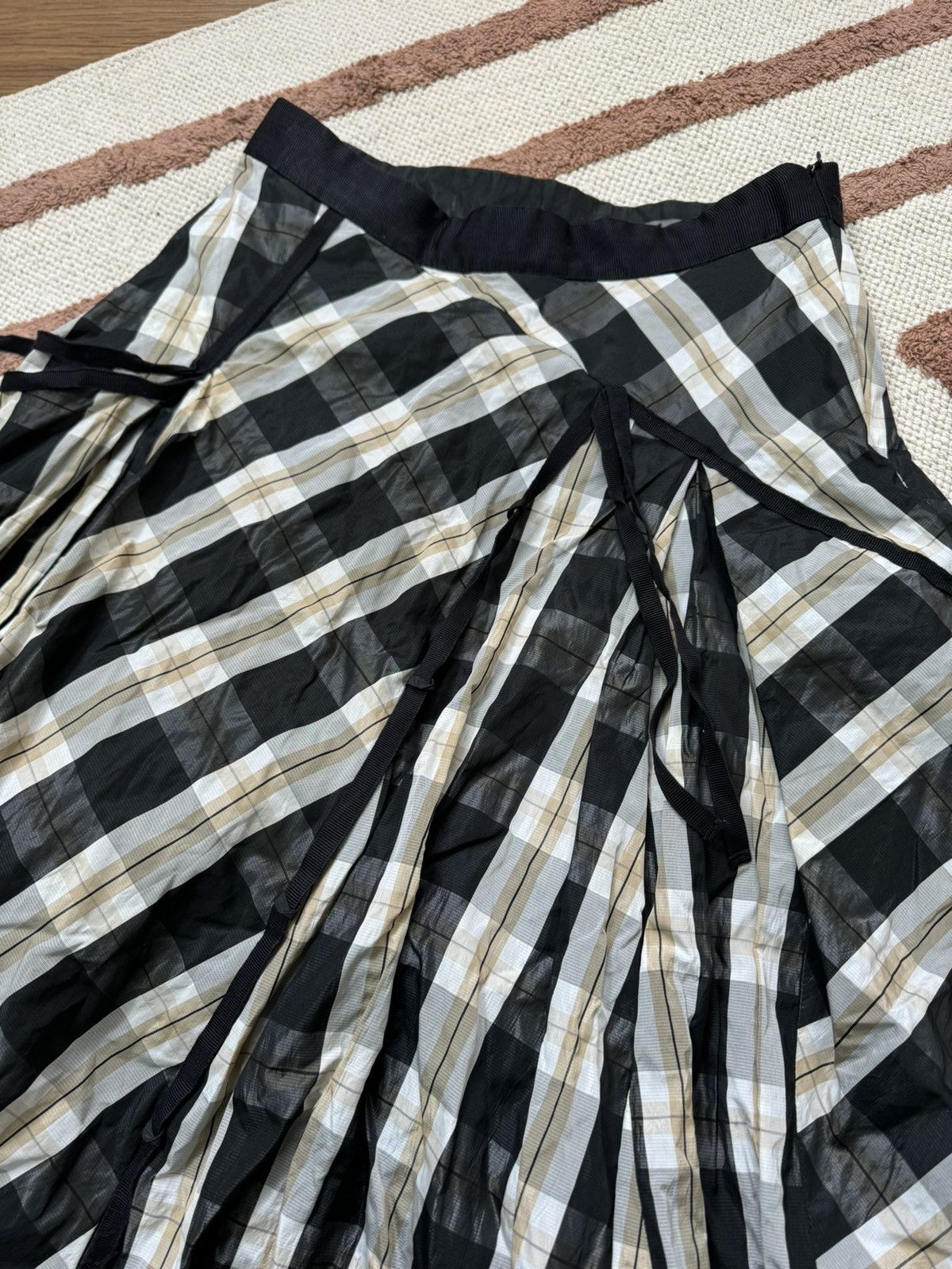 Vintage VERA MONT AVANT GARDE Y2K BLOWN NYLON BONDAGE SKIRT Size 28" / US 6 / IT 42 - 3 Thumbnail