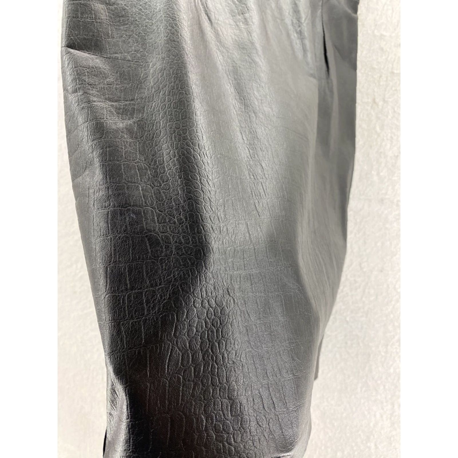 Vintage VINTAGE Bagatelle Leather Skirt Size 12 Black Midi Pencil Women 90s Size 34" / US 12 / IT 48 - 4 Thumbnail