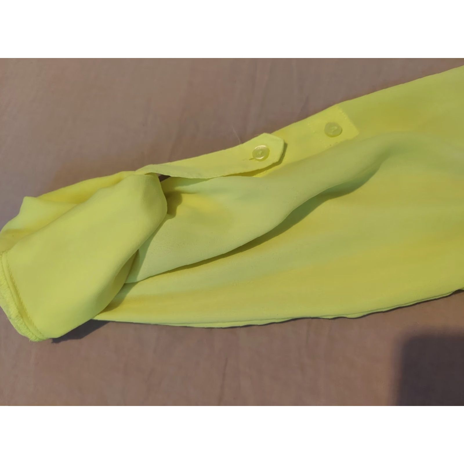 Express VINTAGE Express Shirt Womens XS Neon Green Button Blouse Size XS / US 0-2 / IT 36-38 - 2 Thumbnail