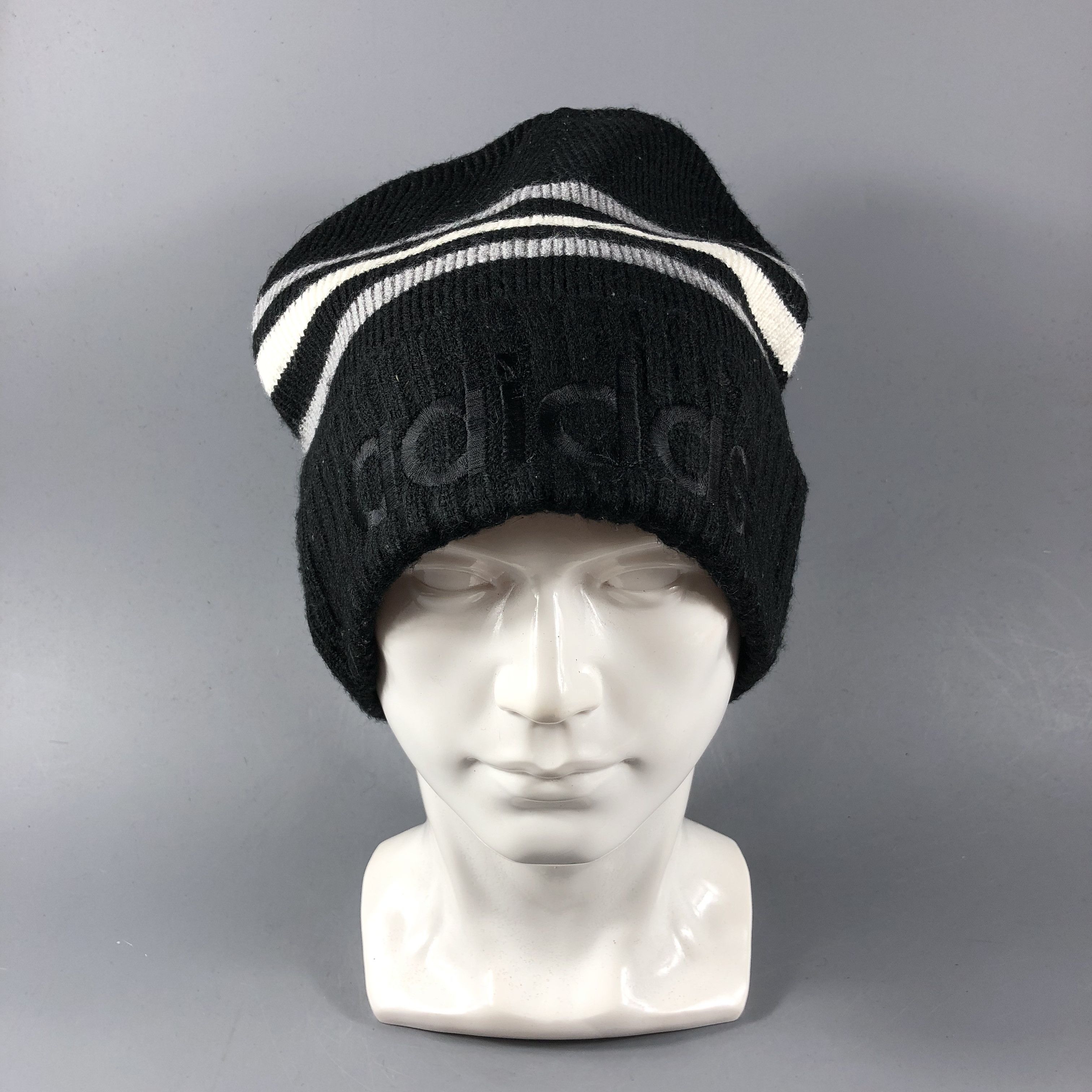 Vintage Adidas Tri-Striped Beanie Snowcap Snow Hat B705 Size ONE SIZE - 1 Thumbnail