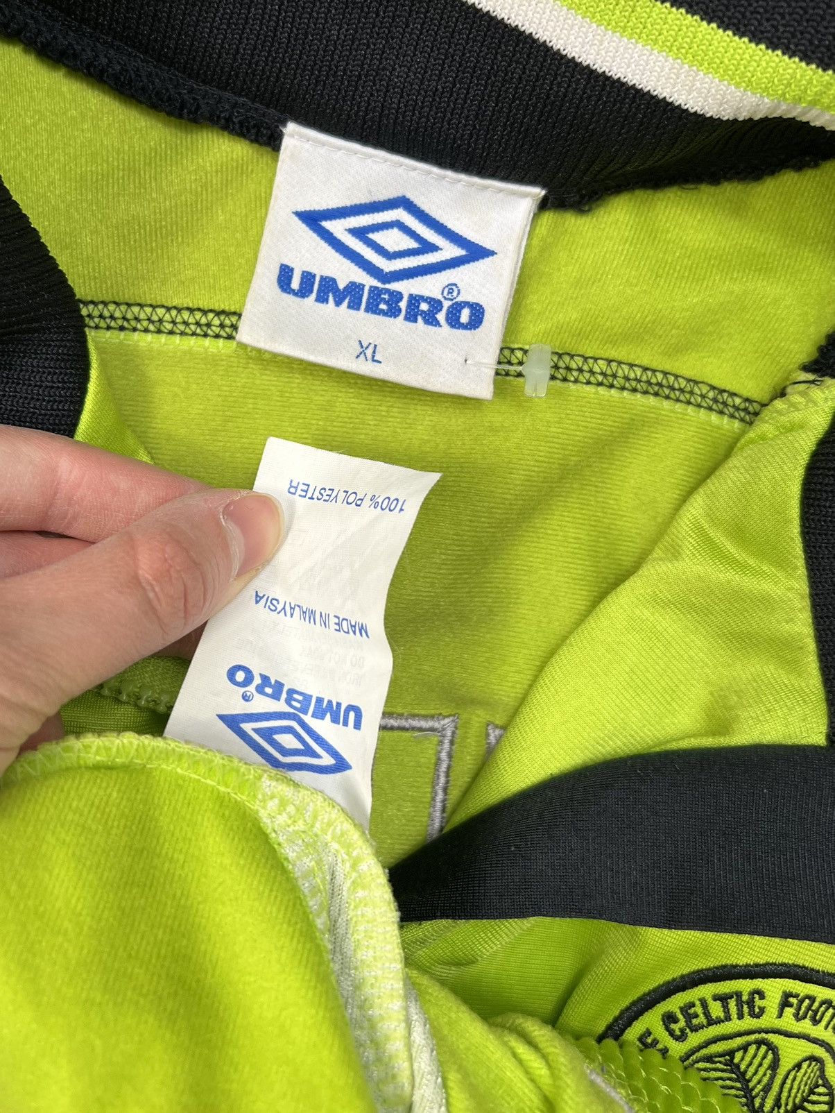 Umbro Umbro Celtic FC 1998 Track Jacket Vintage Zipped Football Size US XL / EU 56 / 4 - 3 Thumbnail