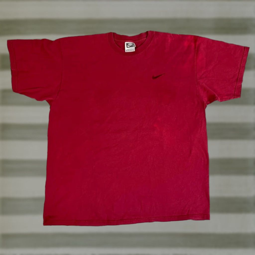 Nike Nike Men's Vintage 90s T-Shirt XL Red Cotton Embroidered Logo Crew Neck Short Sleeve Made in USA 100% Cotton 90s Theme Vintage Size US XL / EU 56 / 4 - 1 Thumbnail