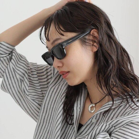 Celine CL40267U 01A Sunglasses Shiny Black Rectangle Frame