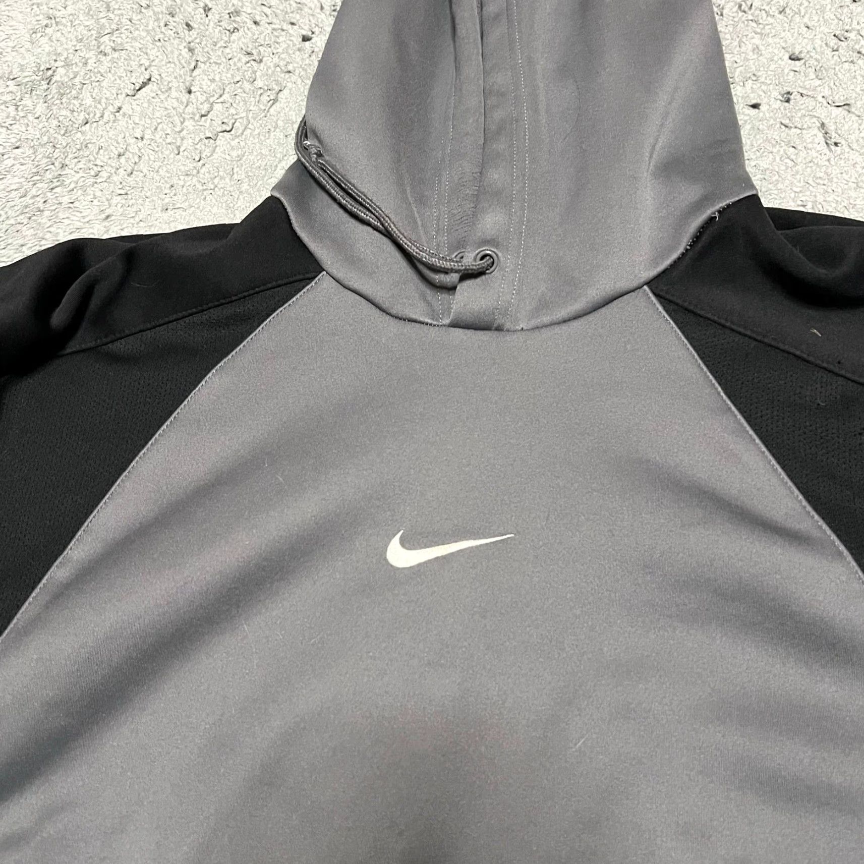 Nike Nike Hoodie Mens Large Gray Performance Center Swoosh Fleece 258635 Pullover Mens Regular Size L Black Stain Size US L / EU 52-54 / 3 - 2 Thumbnail