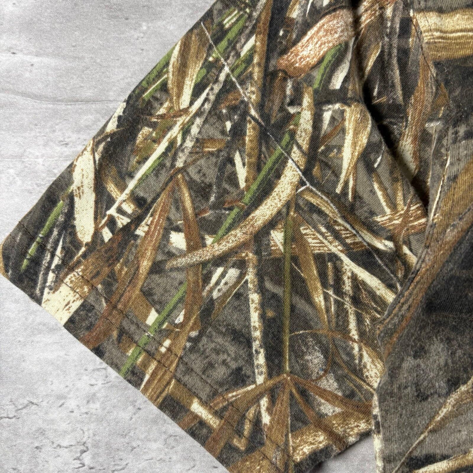 Realtree Vintage real tree camo T-shirt Size US M / EU 48-50 / 2 - 4 Thumbnail