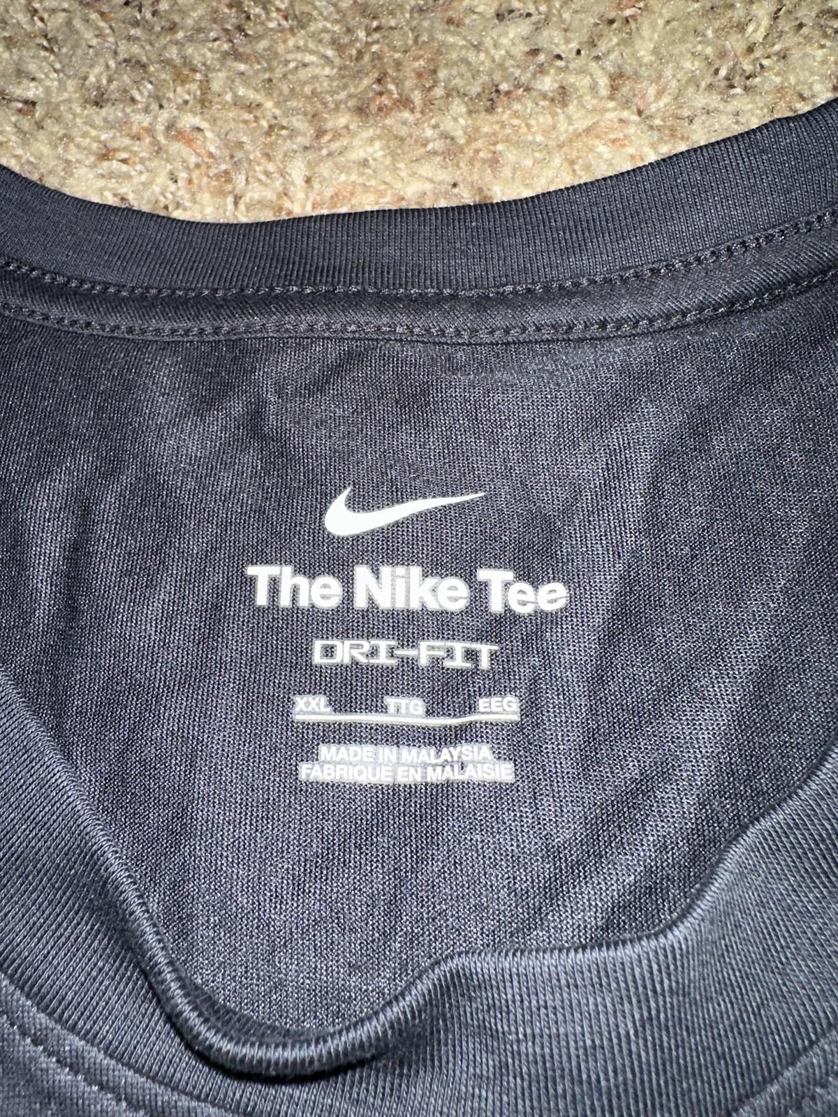 Nike Nike Men's Dri-FIT Fitness Training Short Sleeve T-Shirt Size US XXL / EU 58 / 5 - 2 Thumbnail
