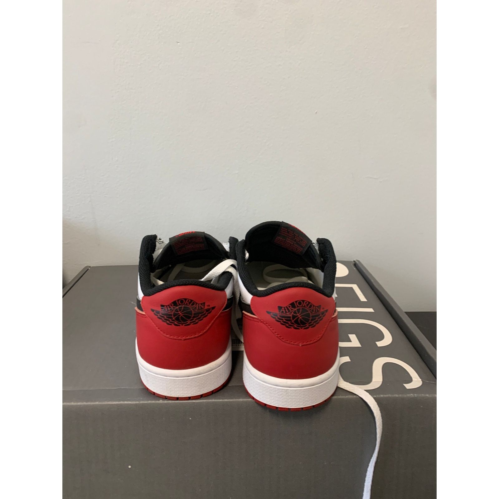Nike Nike Air Jordan 1 Retro Low OG Black Toe Size 11 Used Size US 11 / EU 44 - 2 Thumbnail
