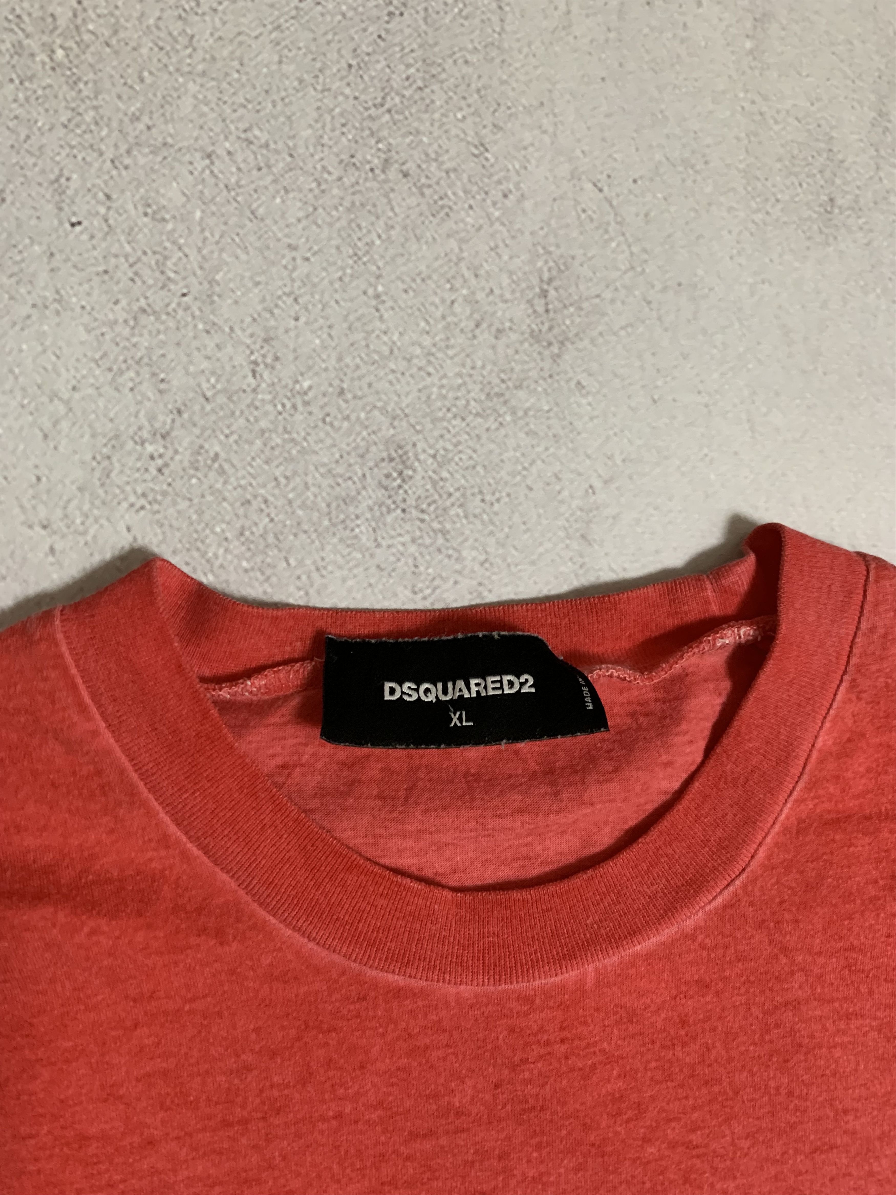 Dsquared2 Vintage Dsquared2 T Shirt Tee Big Logo Distressed Faded Y2K Size US XL / EU 56 / 4 - 6 Thumbnail