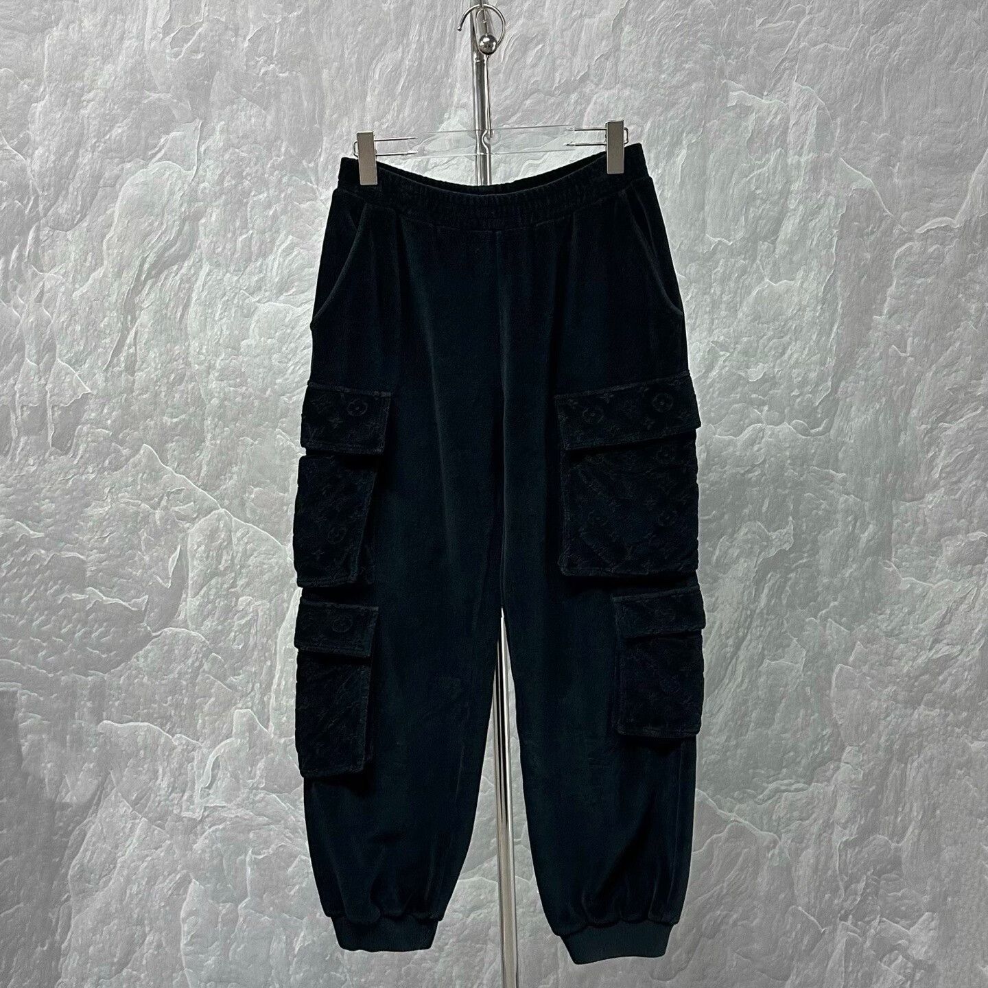 Louis Vuitton louis vuitton black velour long pants size s Size US 27 - 1 Thumbnail