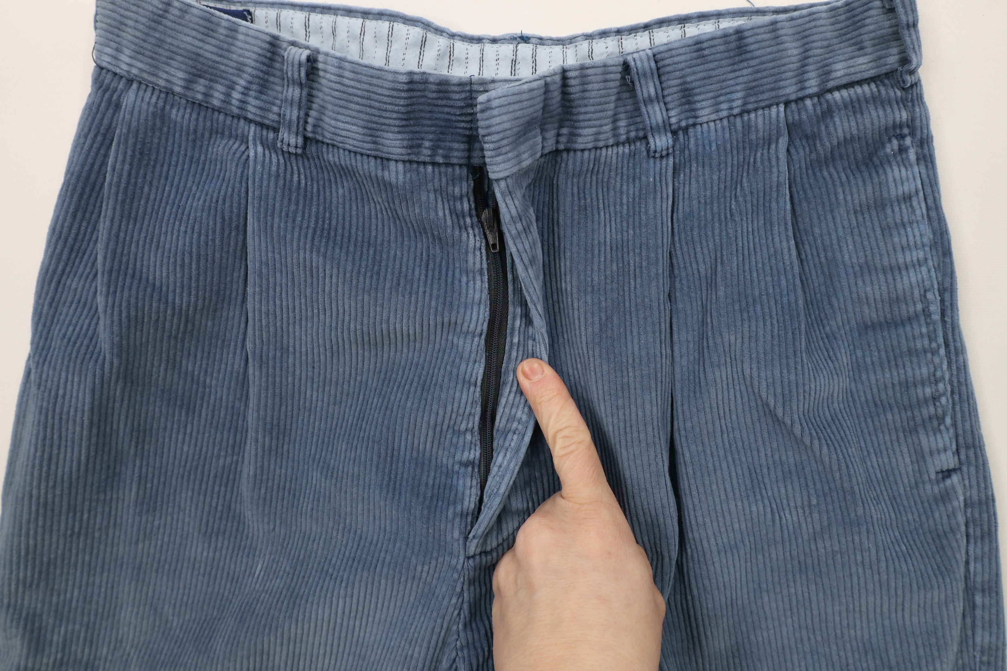 Vintage Vintage 90s Streetwear Pleated Corduroy Chino Pants Blue Size US 32 / EU 48 - 6 Thumbnail