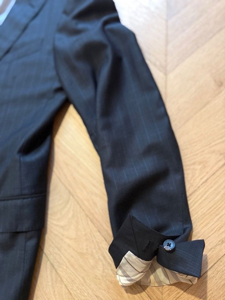 Ermenegildo Zegna signature grey wool/silk blazer, fine pinstriped. (50F) Size 52R - 6 Thumbnail