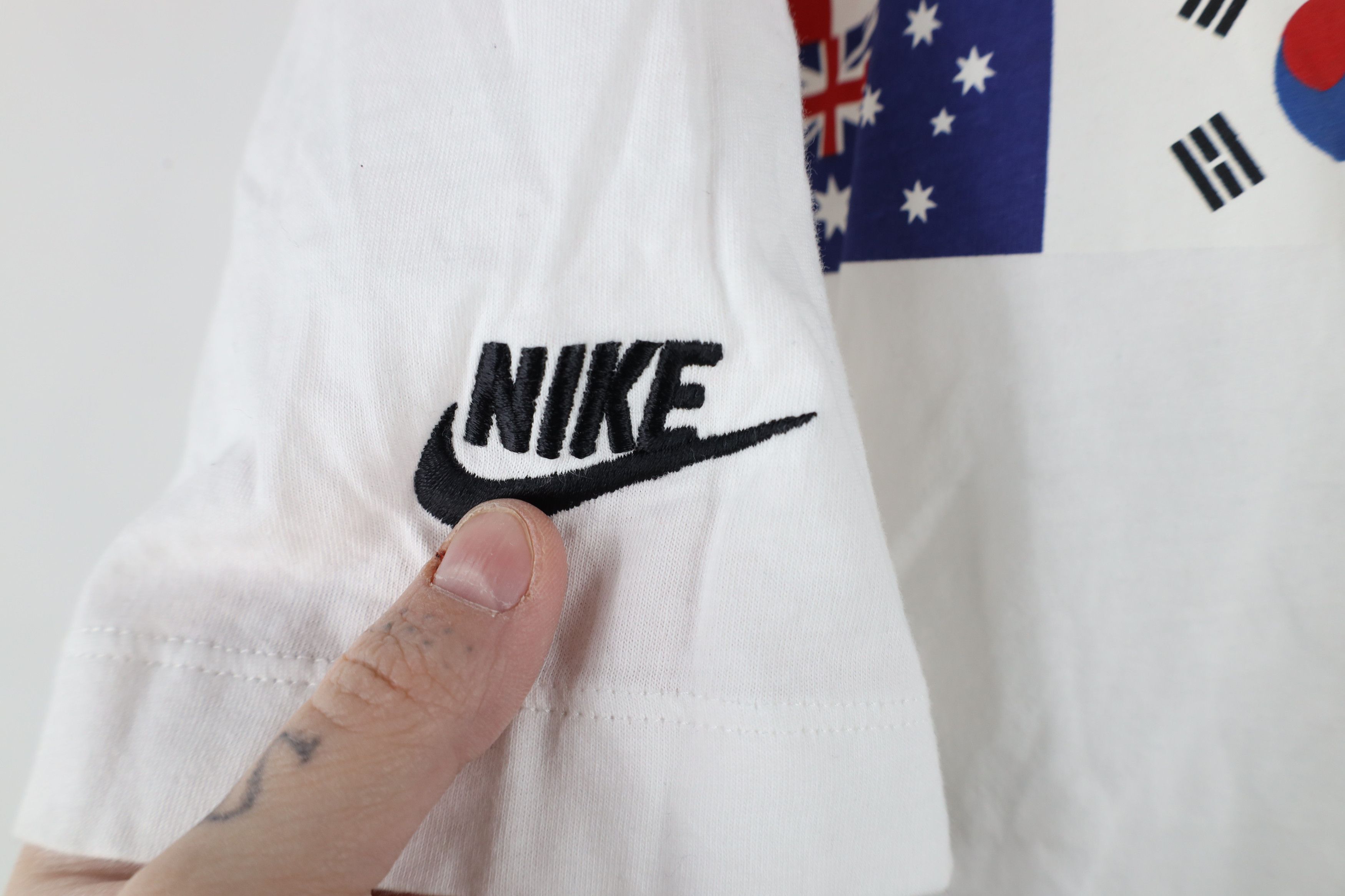 Nike × Vintage Nike Sportswear World Flags Cropped Short Sleeve T-Shirt Size XL / US 12-14 / IT 48-50 - 4 Thumbnail