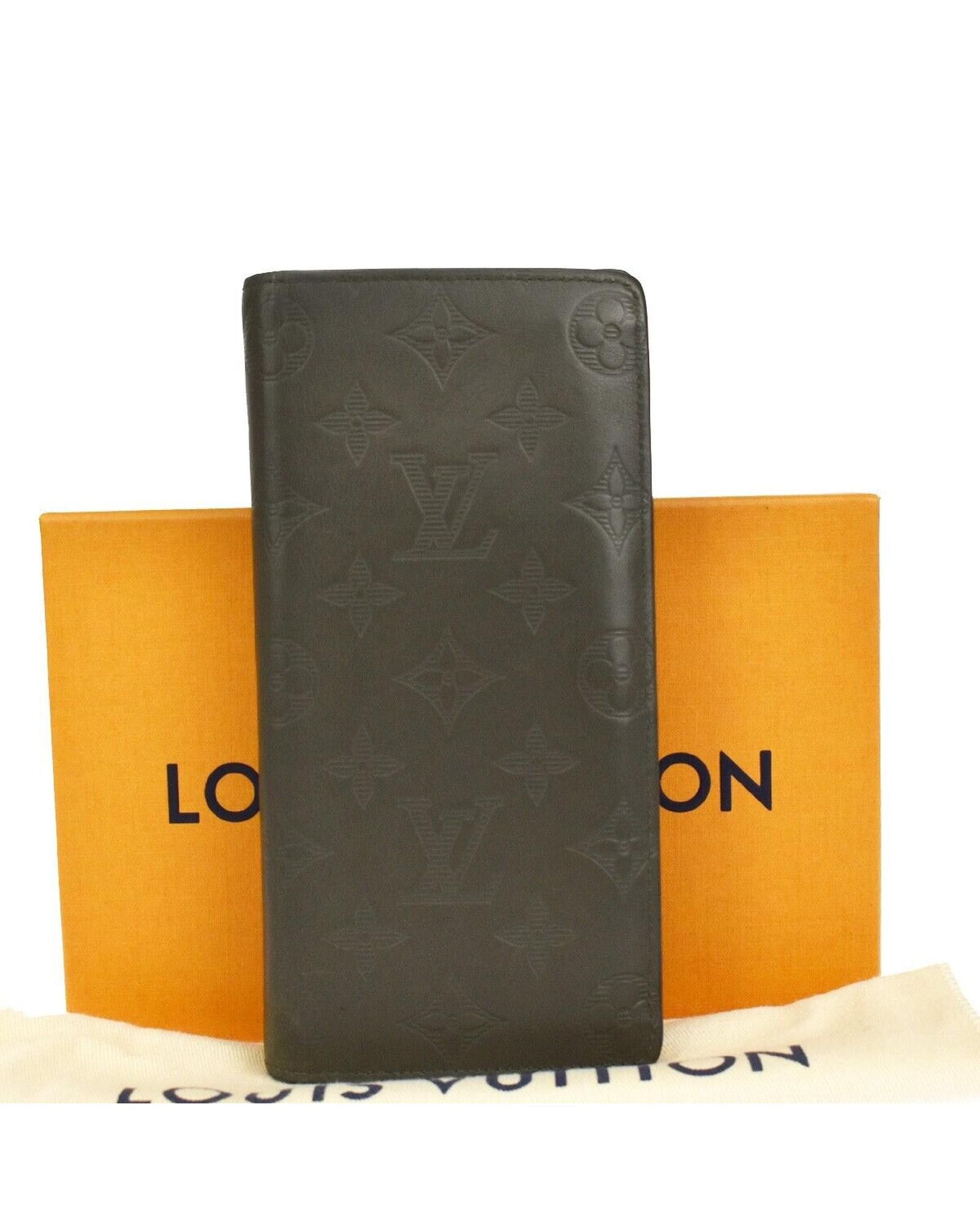 image of Louis Vuitton Stylish And Practical Bifold Wallet With Ample Storage in Khaki, Women's