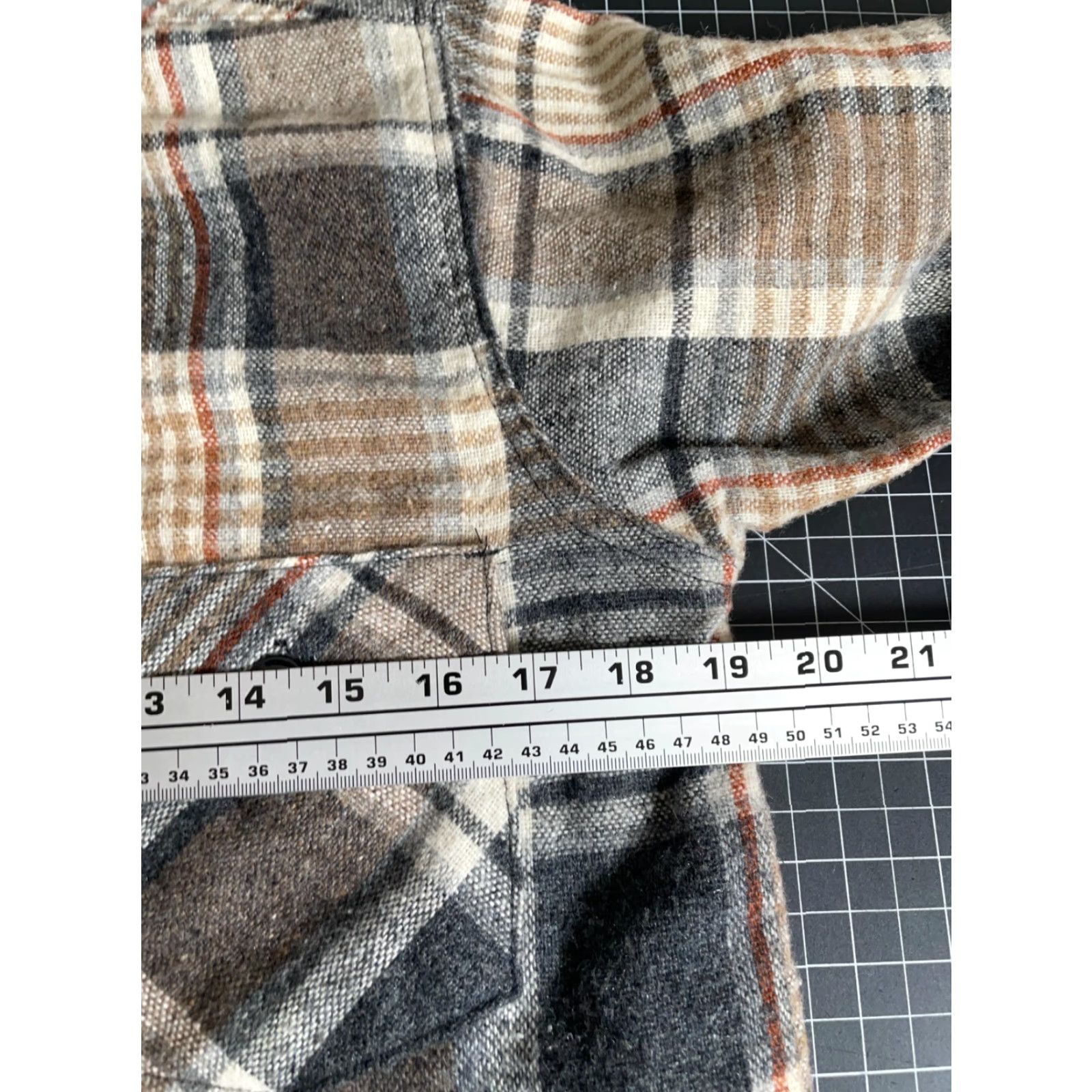 Vintage Vintage Yes Frostproof Wool Flannel Shirt Men's Small Beige Brown Plaid Workwear USA Tag 70s Grunge Size US S / EU 44-46 / 1 - 5 Thumbnail
