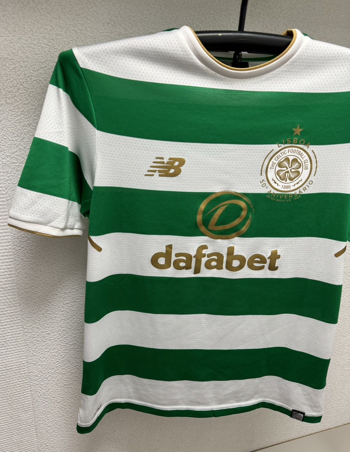 New Balance Celtic New Balance soccer jersey S sz Size US S / EU 44-46 / 1 - 2 Thumbnail