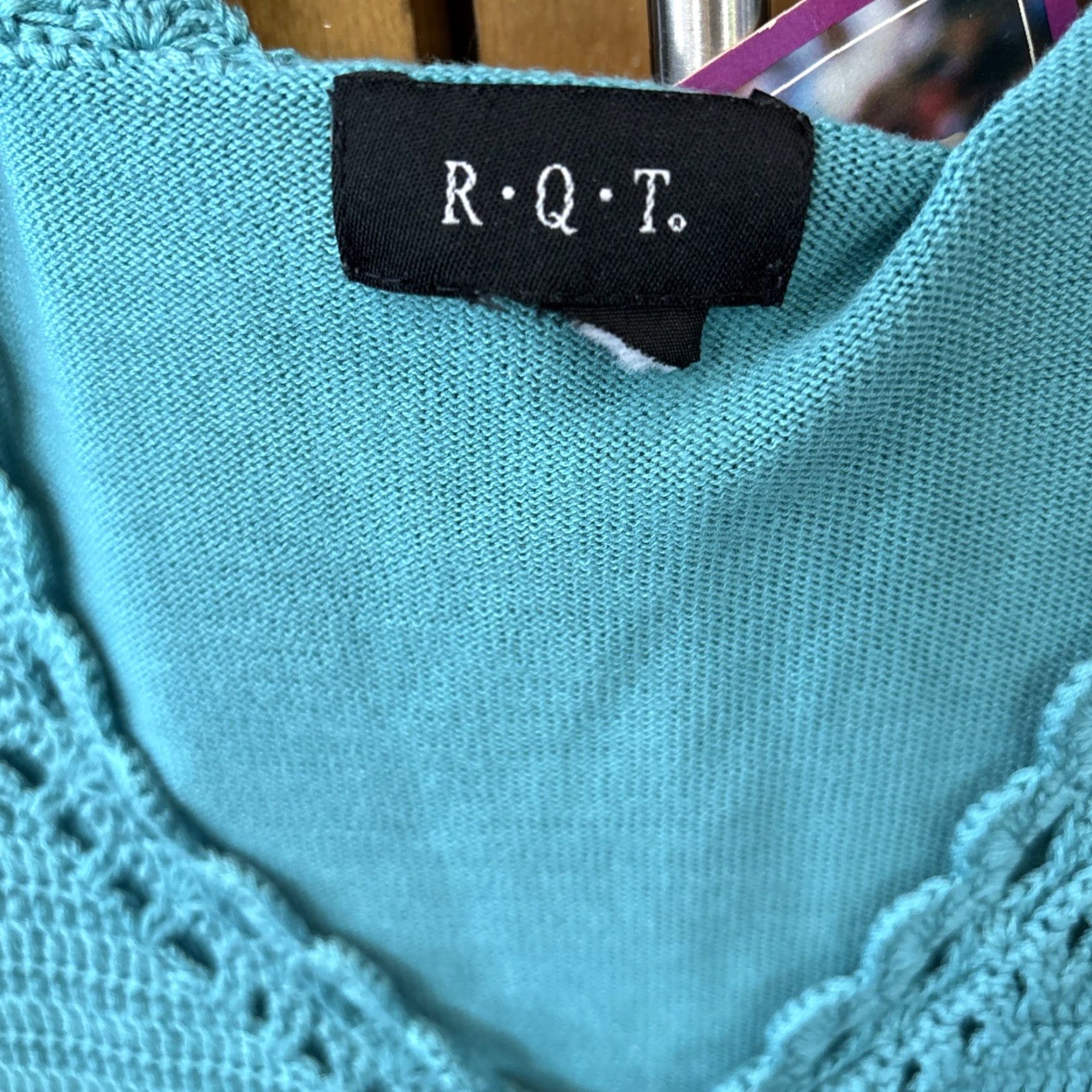 Vintage R.Q.T. Women Top Crochet V Neck Aqua Acrylic 16x21” Y2K Short Cap Sleeve S Blouse Vintage Classic Size S / US 4 / IT 40 - 3 Thumbnail
