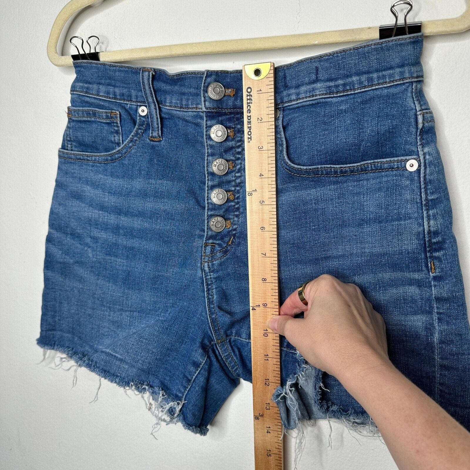 Madewell Madewell High Rise Denim Button Fly Shorts Raw Cuffs 26 Size 26" / US 2 / IT 38 - 8 Thumbnail