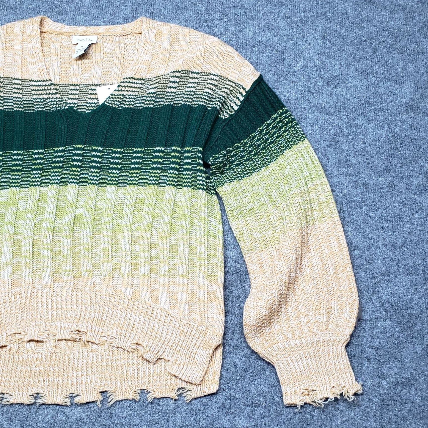 Vintage **Rue21 Women XS Pullover Green Beige Striped V-Neck Knit Sweater** User: Rue21 Women XS Pullover Green Beige Striped V-Neck Knit Sweater Size XS / US 0-2 / IT 36-38 - 5 Thumbnail
