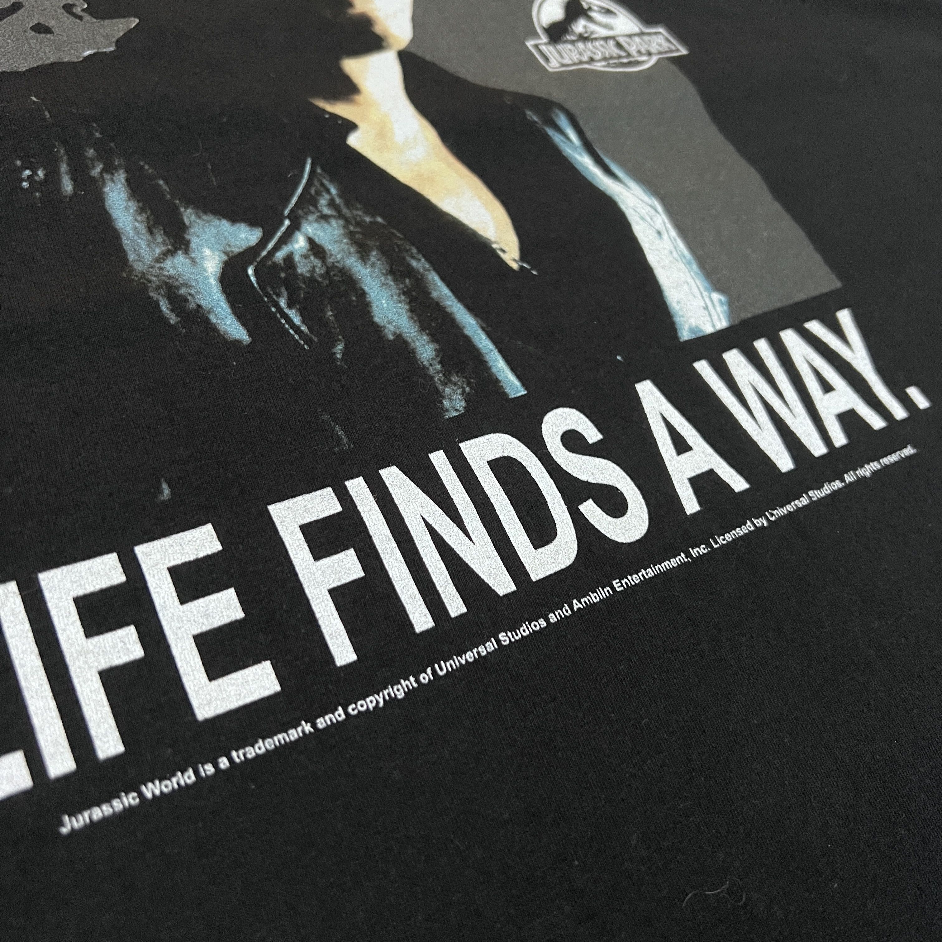 Universal Studios Jurassic Park Ian Malcolm Movie Promo Tee 2XL Size US XXL / EU 58 / 5 - 3 Thumbnail